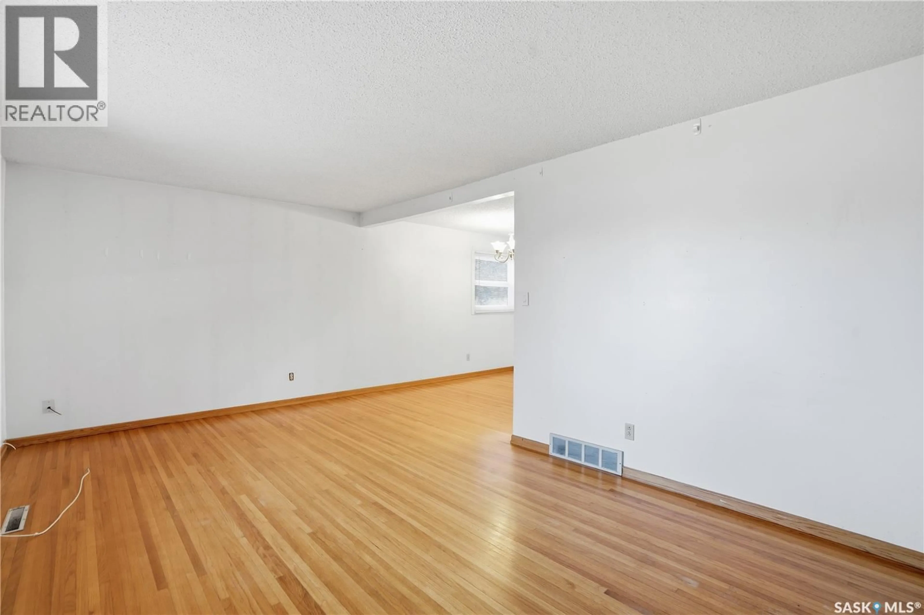 A pic of a room for 2401 ROYAL AVENUE, Saskatoon Saskatchewan S7J0X5