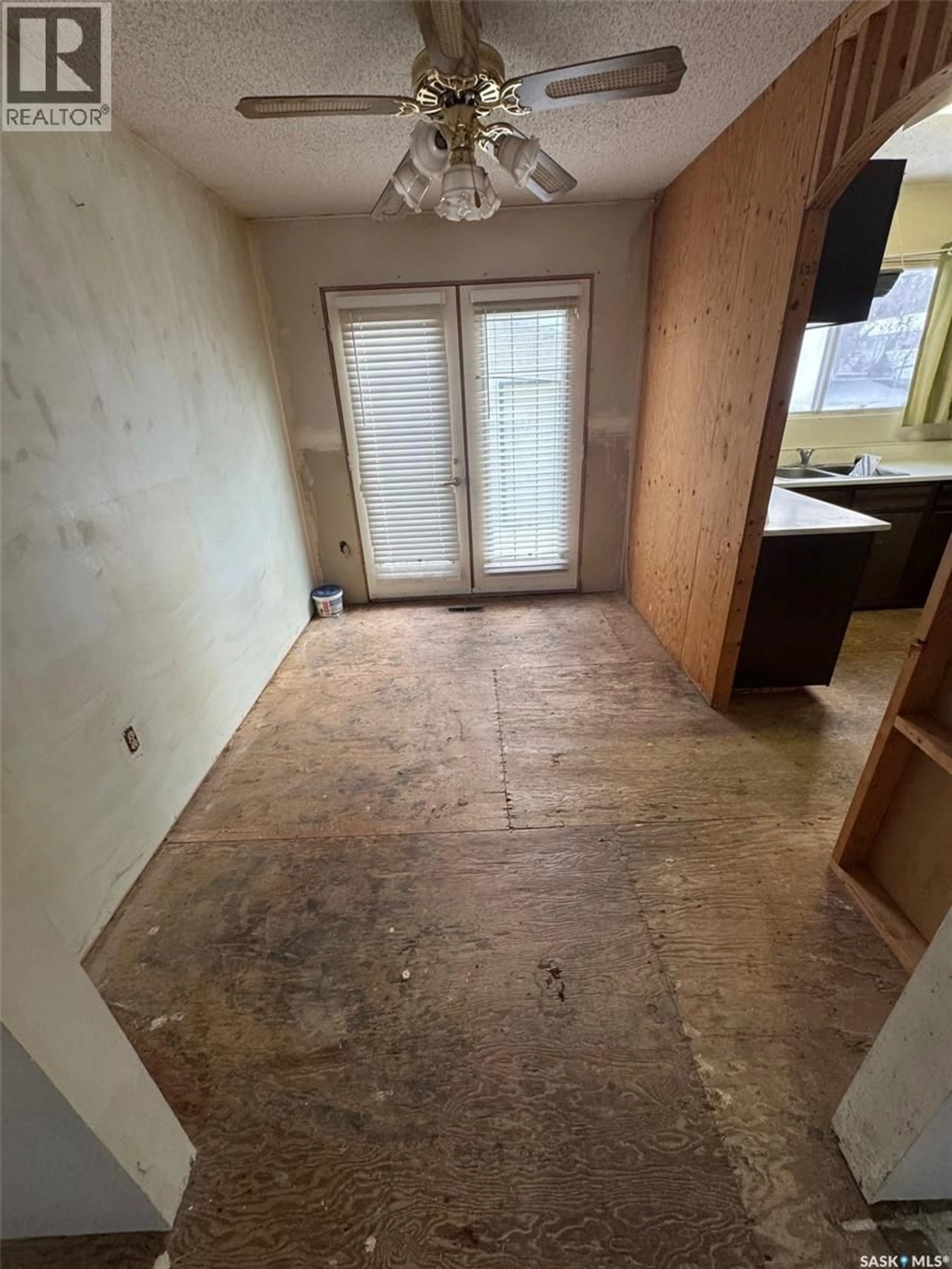 A pic of a room for 565 32ND STREET, Prince Albert Saskatchewan S6V6B7