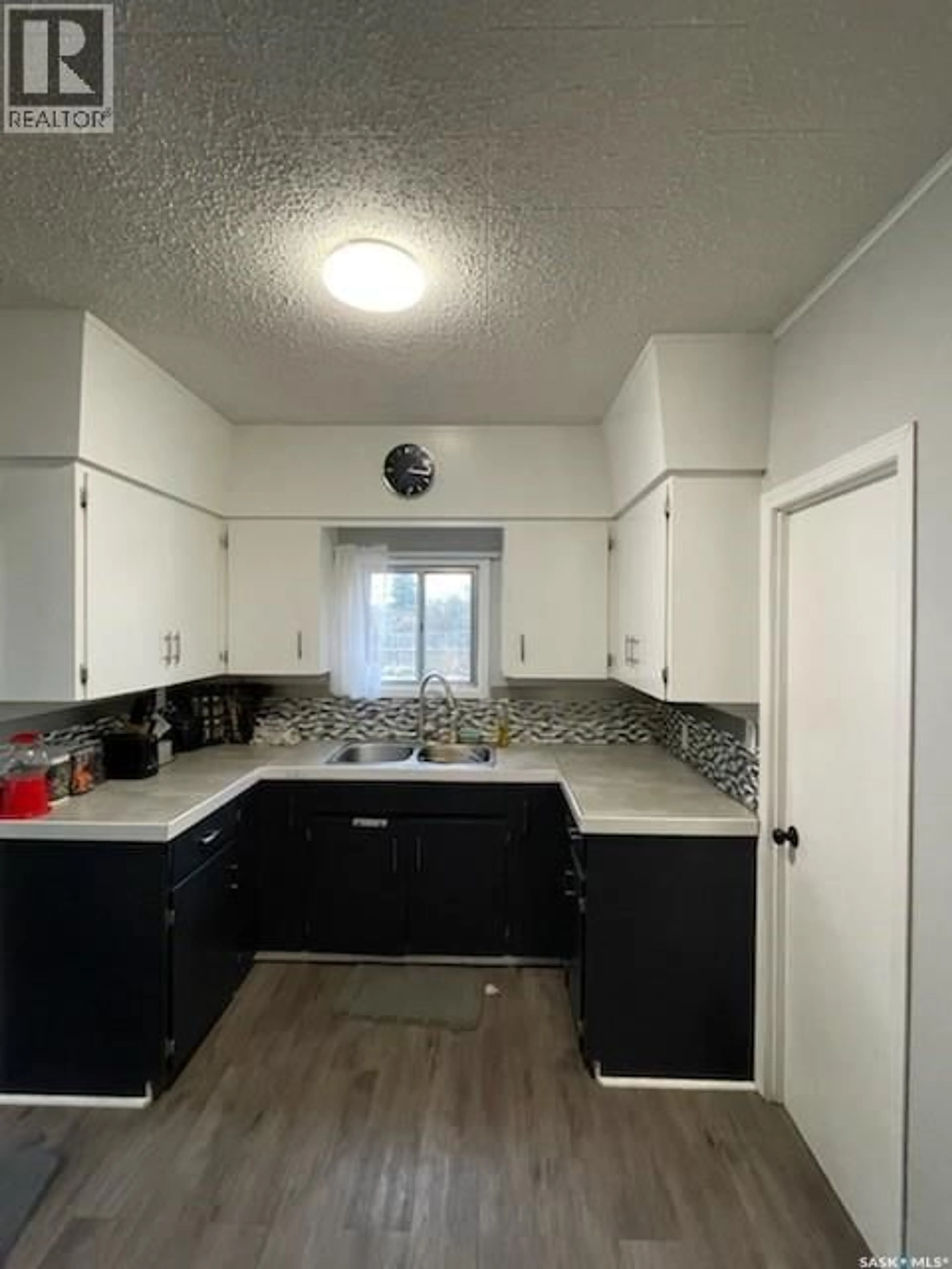 Standard kitchen, unknown for 96 7TH AVENUE, Swift Current Saskatchewan S9H2N1