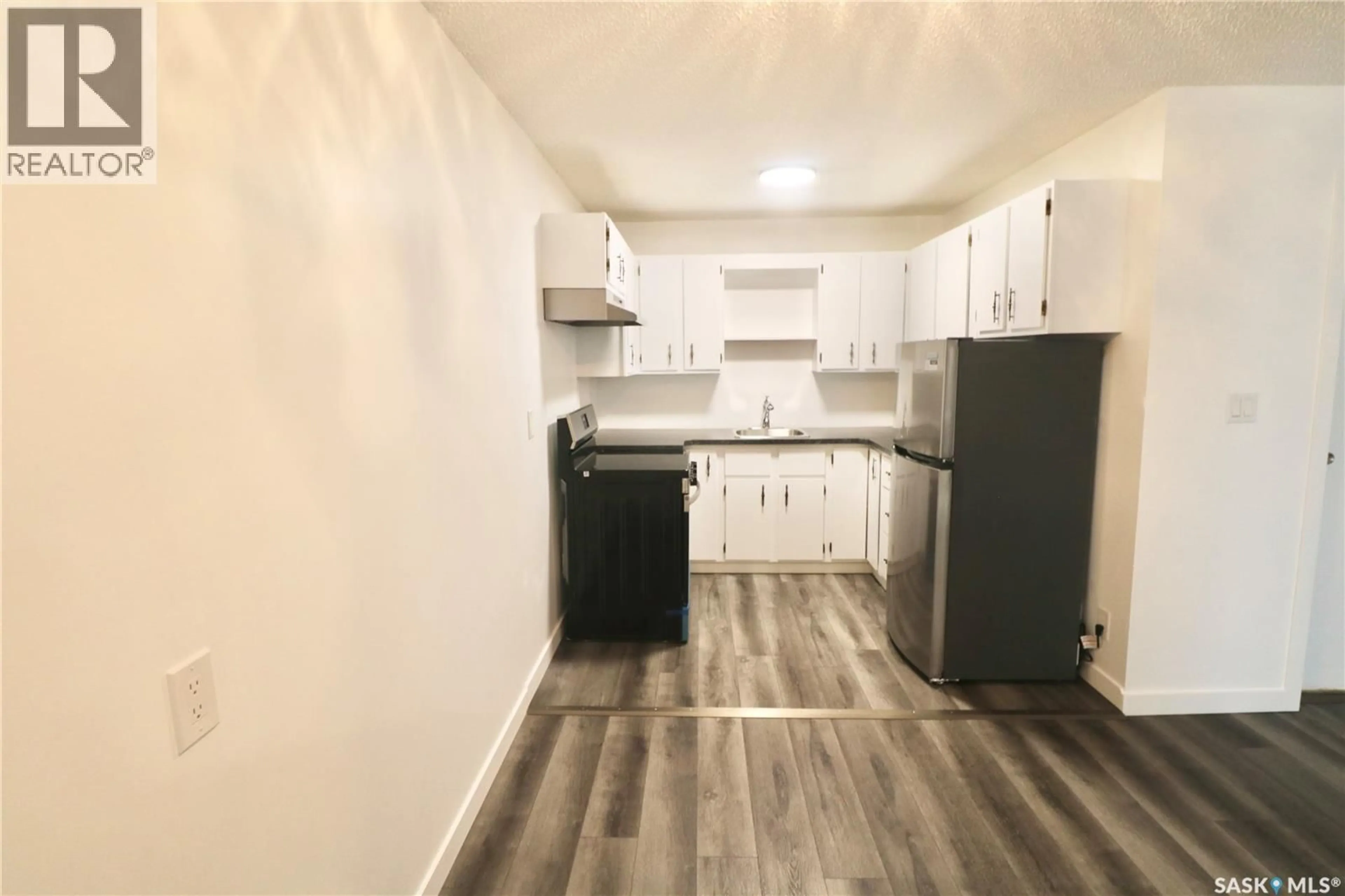 Standard kitchen, unknown for 7342 DALGLIESH DRIVE, Regina Saskatchewan S4X2K8