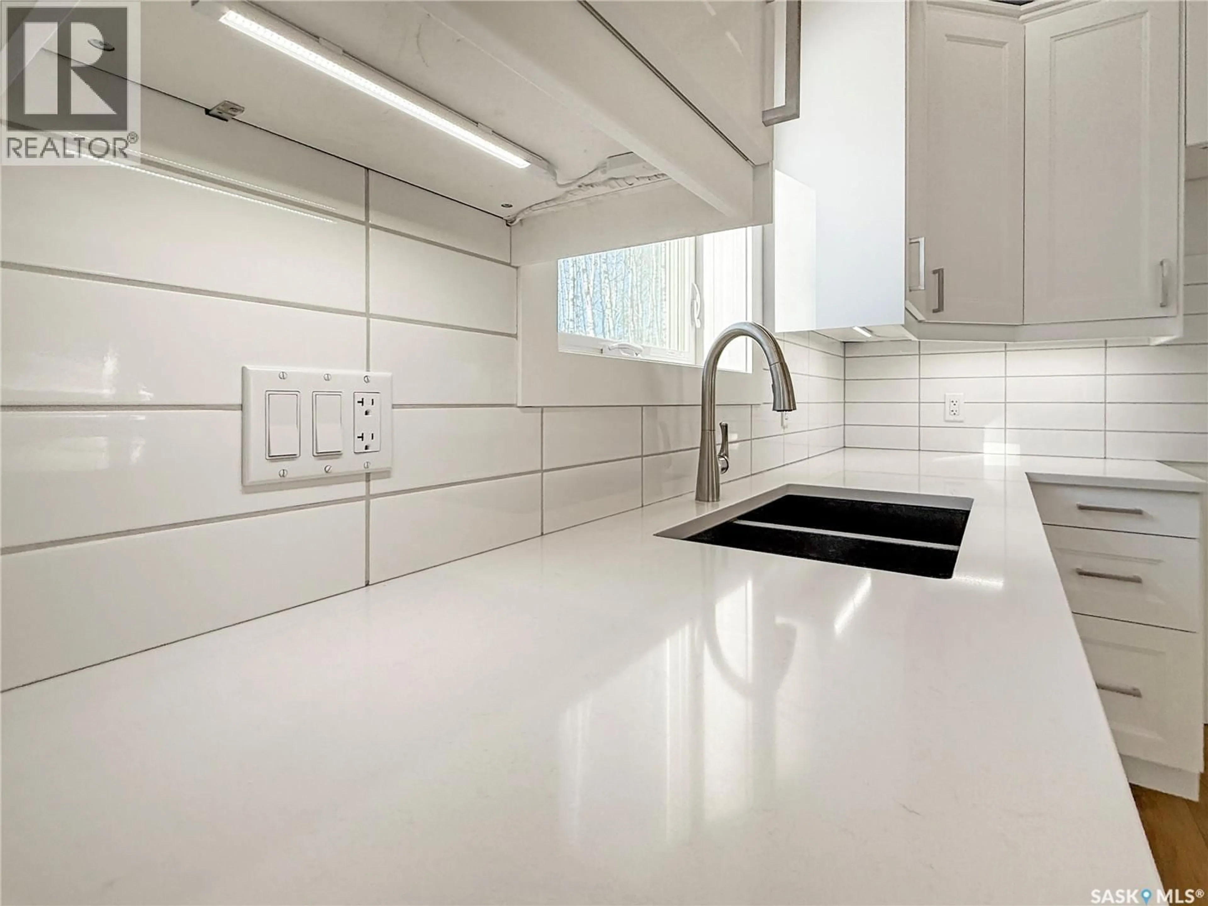 Contemporary kitchen, ceramic/tile floor for 20 VALLEY RIDGE ROAD, Candle Lake Saskatchewan S0J3E0