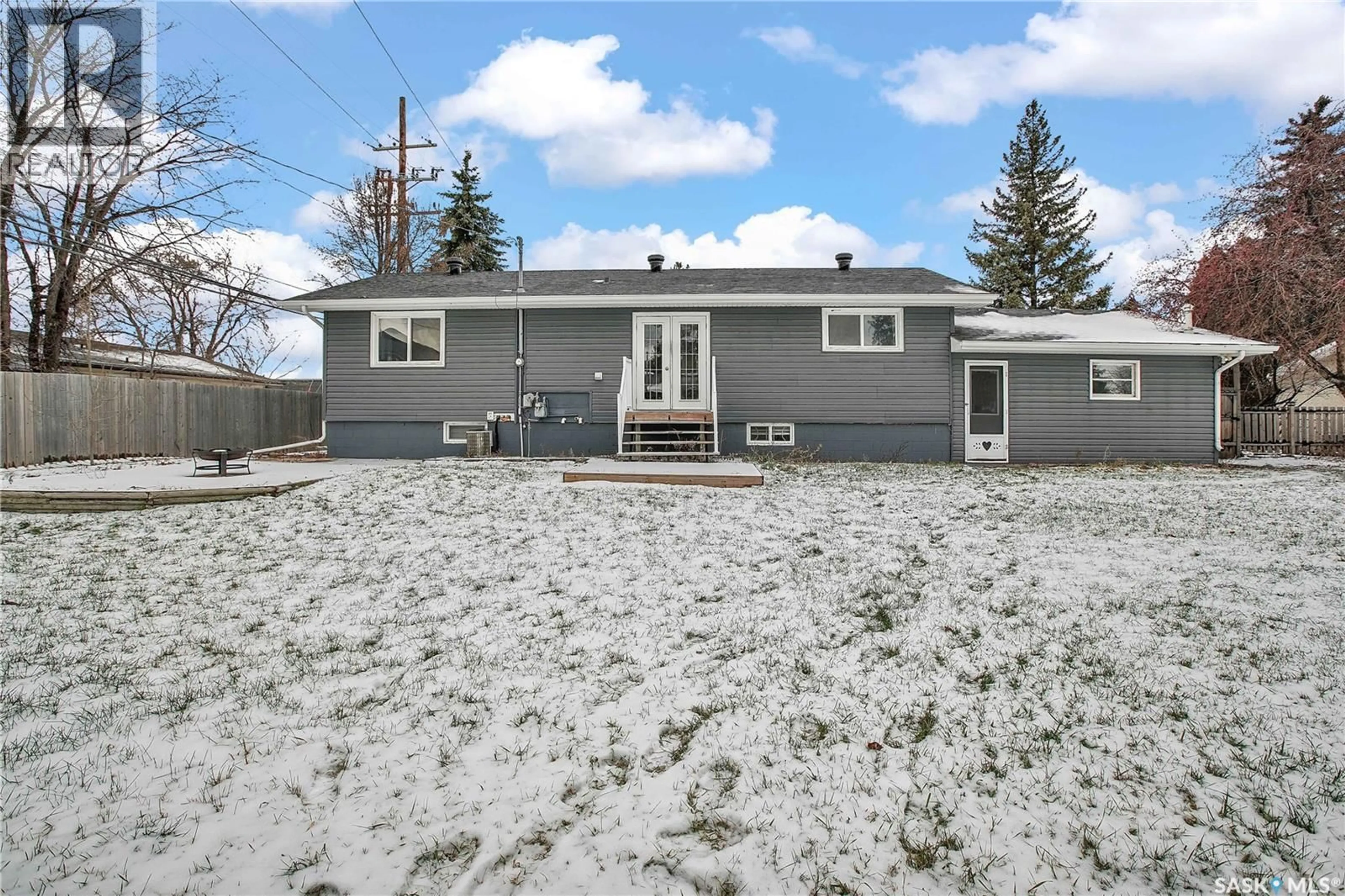 Home with vinyl exterior material, street for 102 6TH AVENUE, Warman Saskatchewan S0K4S0