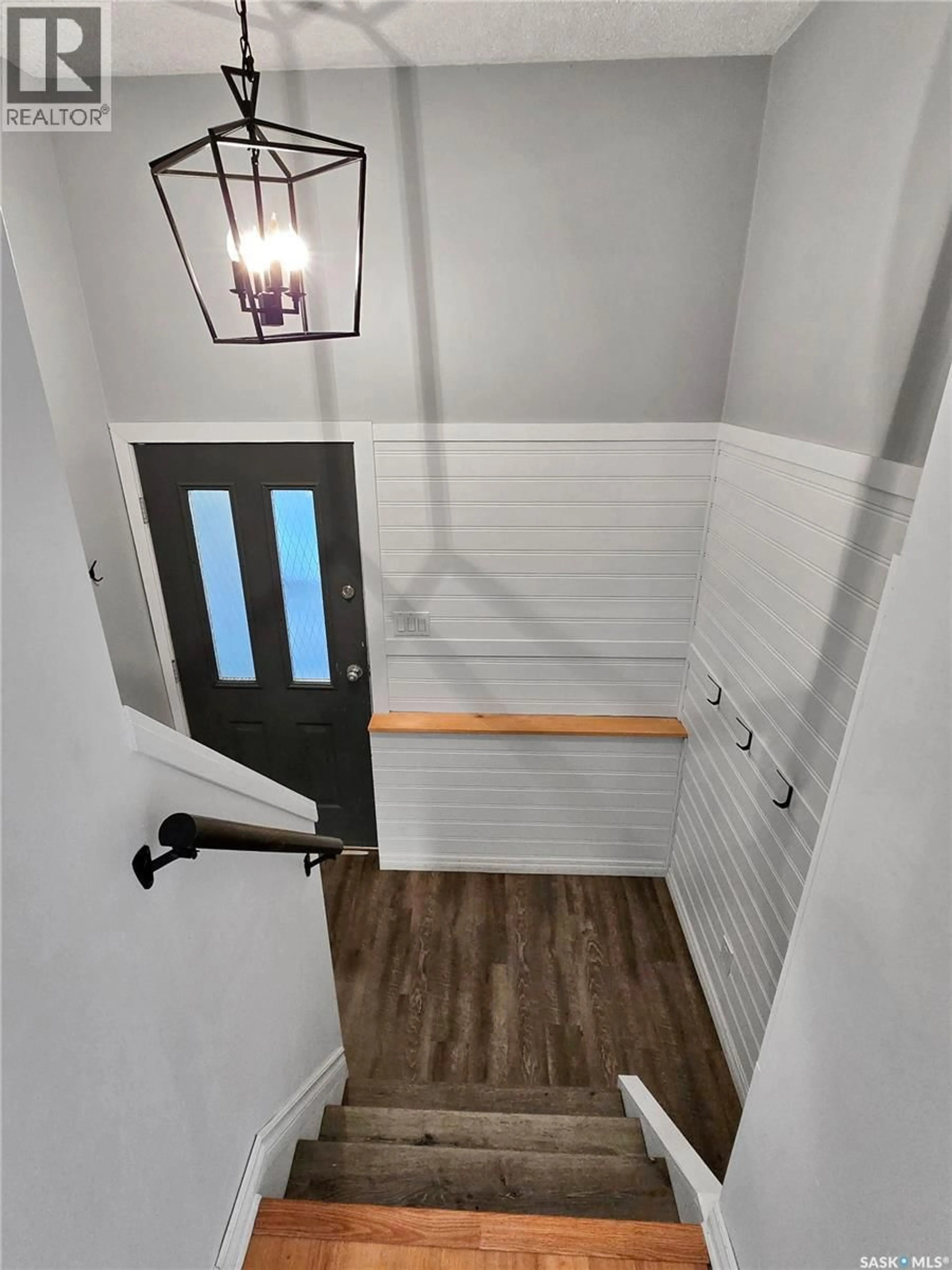 Indoor entryway for 102 6TH AVENUE, Warman Saskatchewan S0K4S0