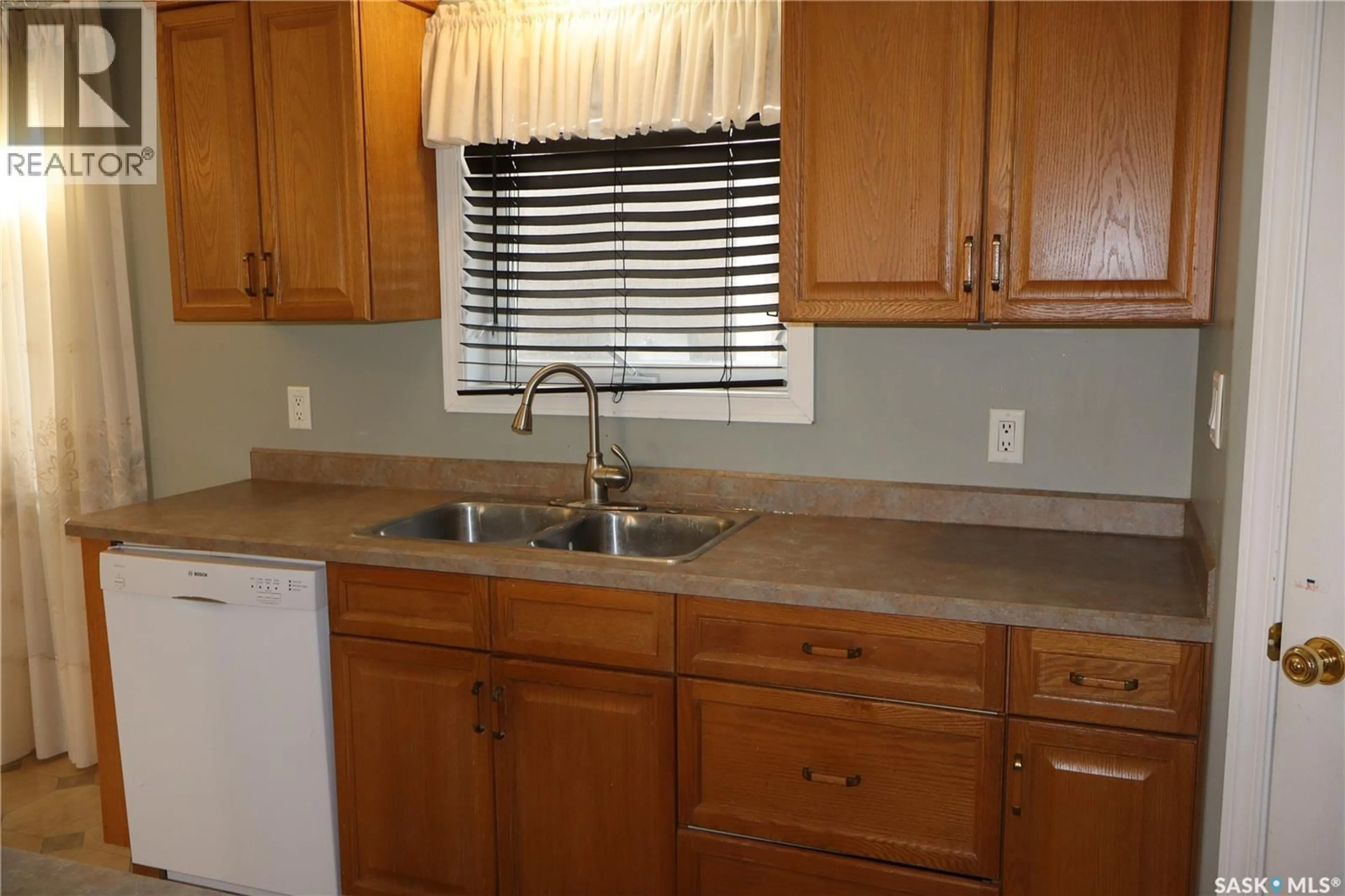 Standard kitchen, ceramic/tile floor for 602 CENTRE STREET, Assiniboia Saskatchewan S0H0B0