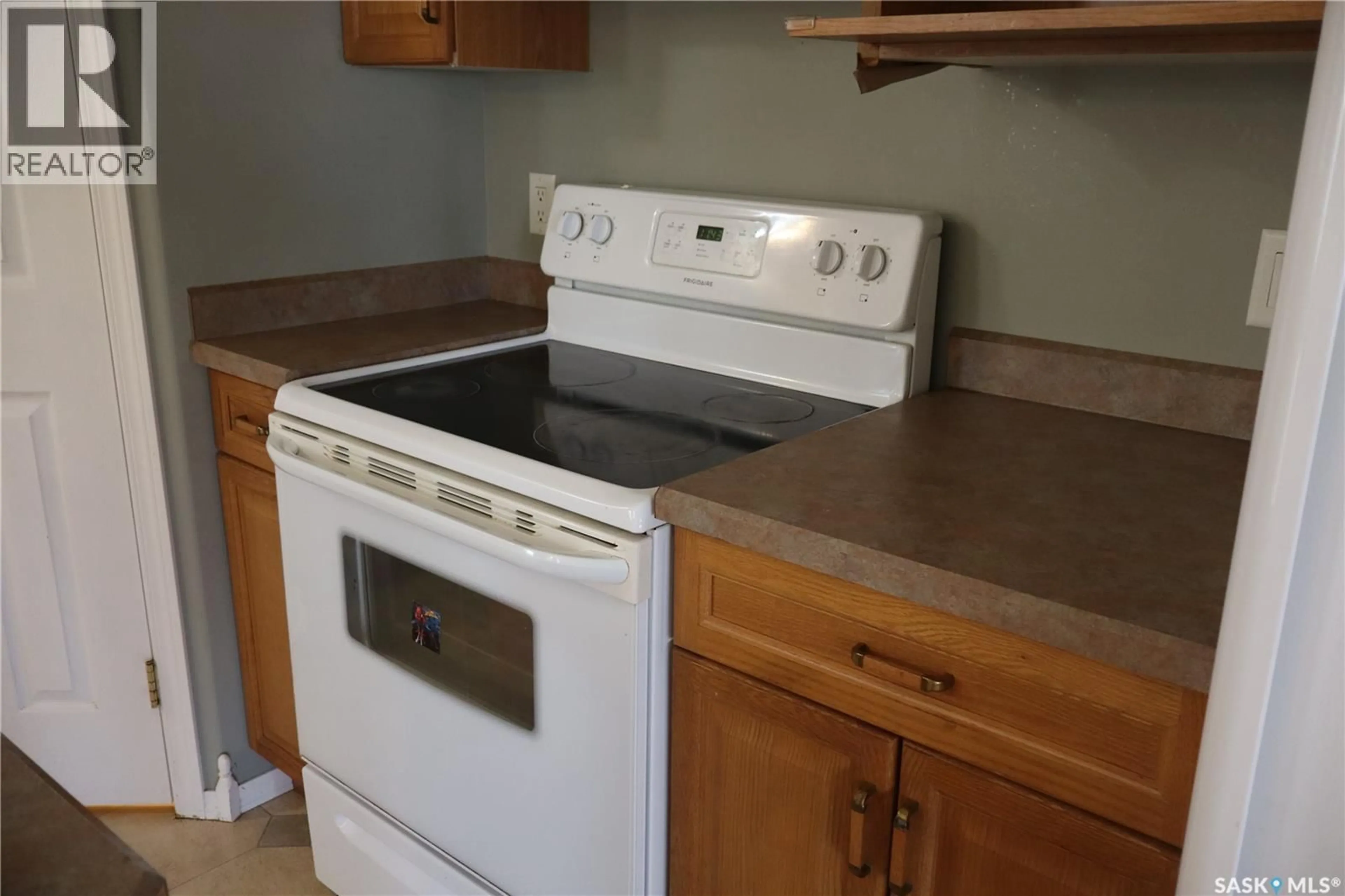Standard kitchen, unknown for 602 CENTRE STREET, Assiniboia Saskatchewan S0H0B0