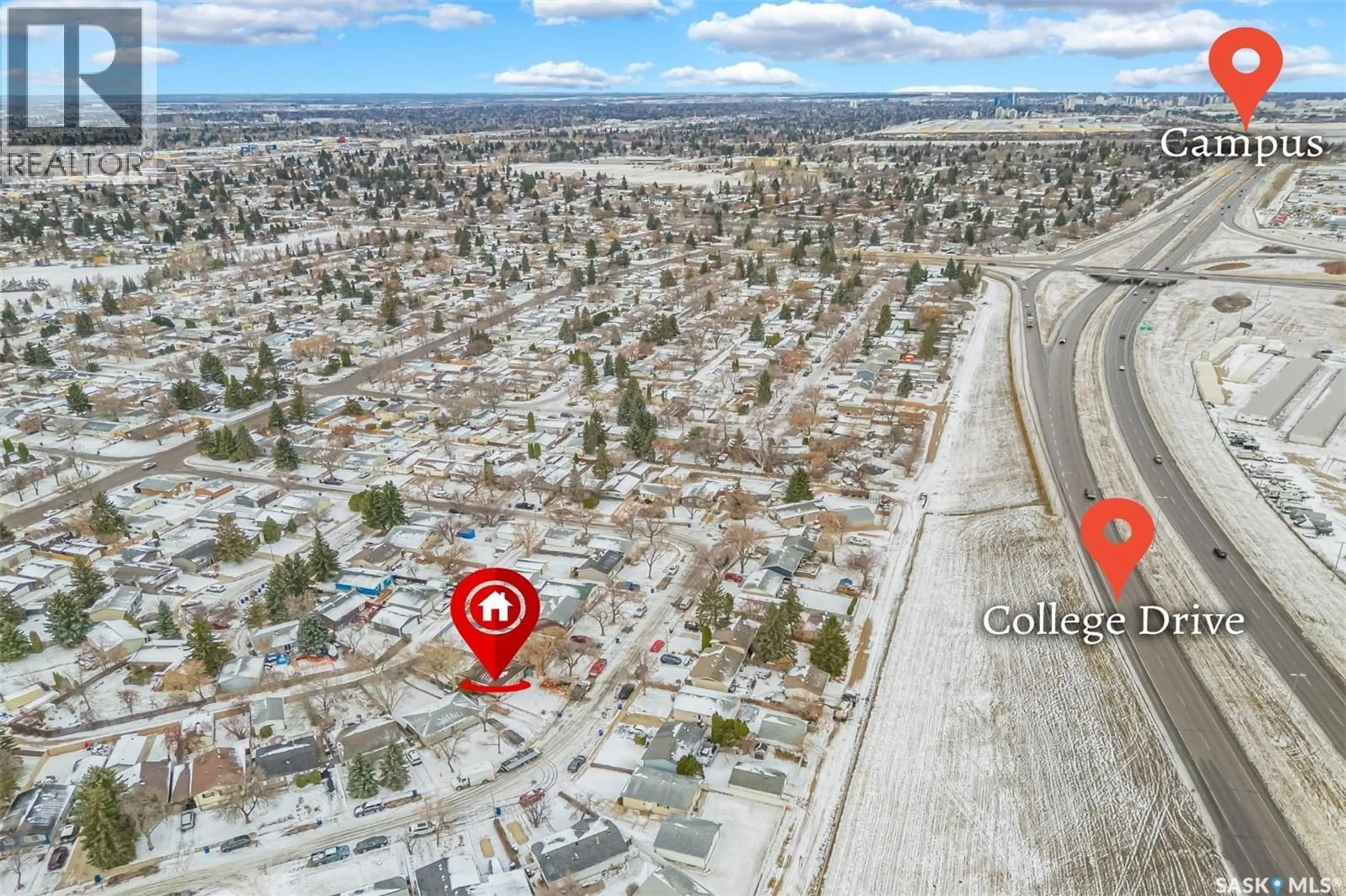 A pic from outside/outdoor area/front of a property/back of a property/a pic from drone, street for 222 WESTERN CRESCENT, Saskatoon Saskatchewan S7H4J6