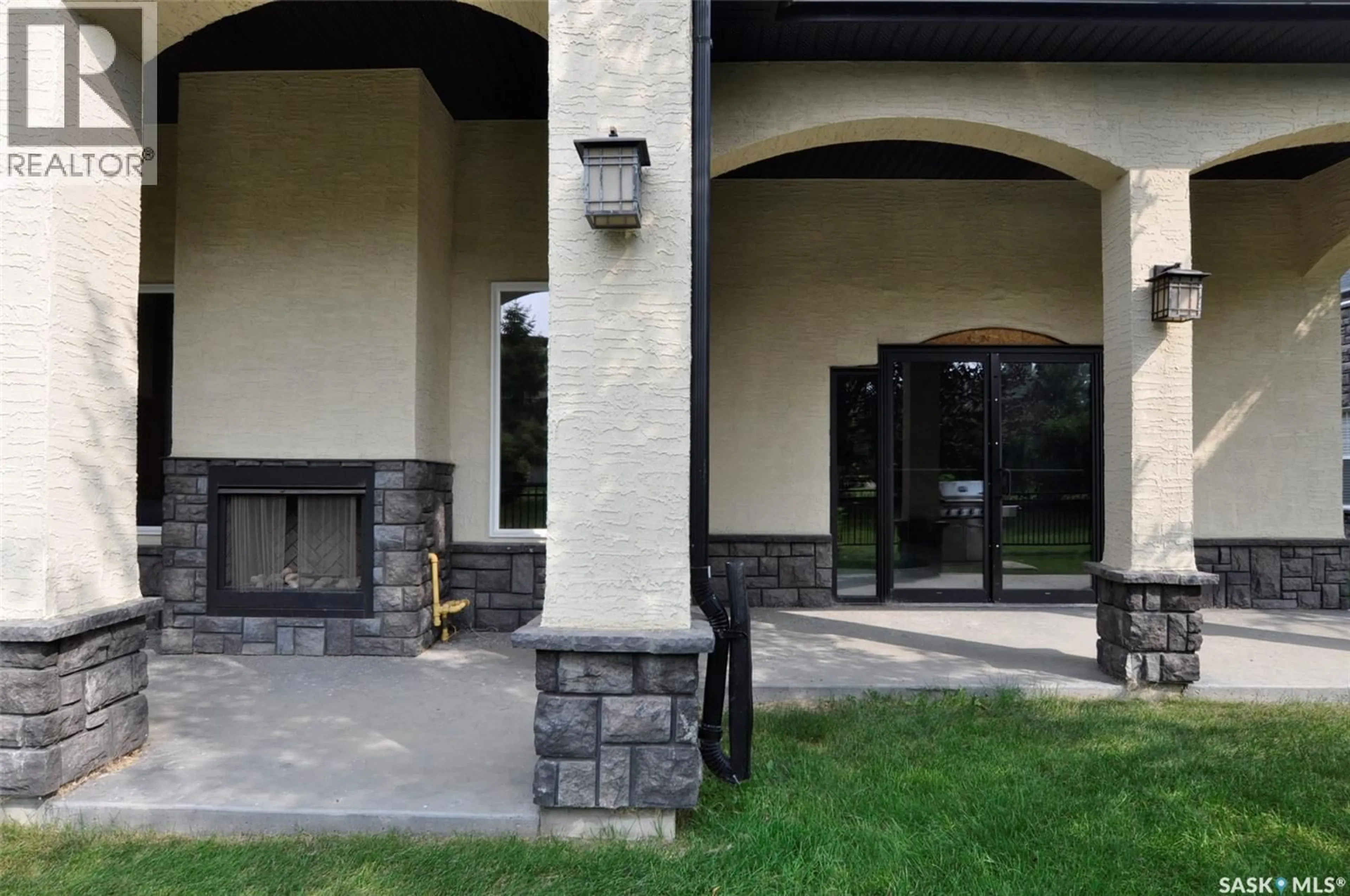 Patio, street for B107 - 415 HUNTER ROAD, Saskatoon Saskatchewan S7T0J7