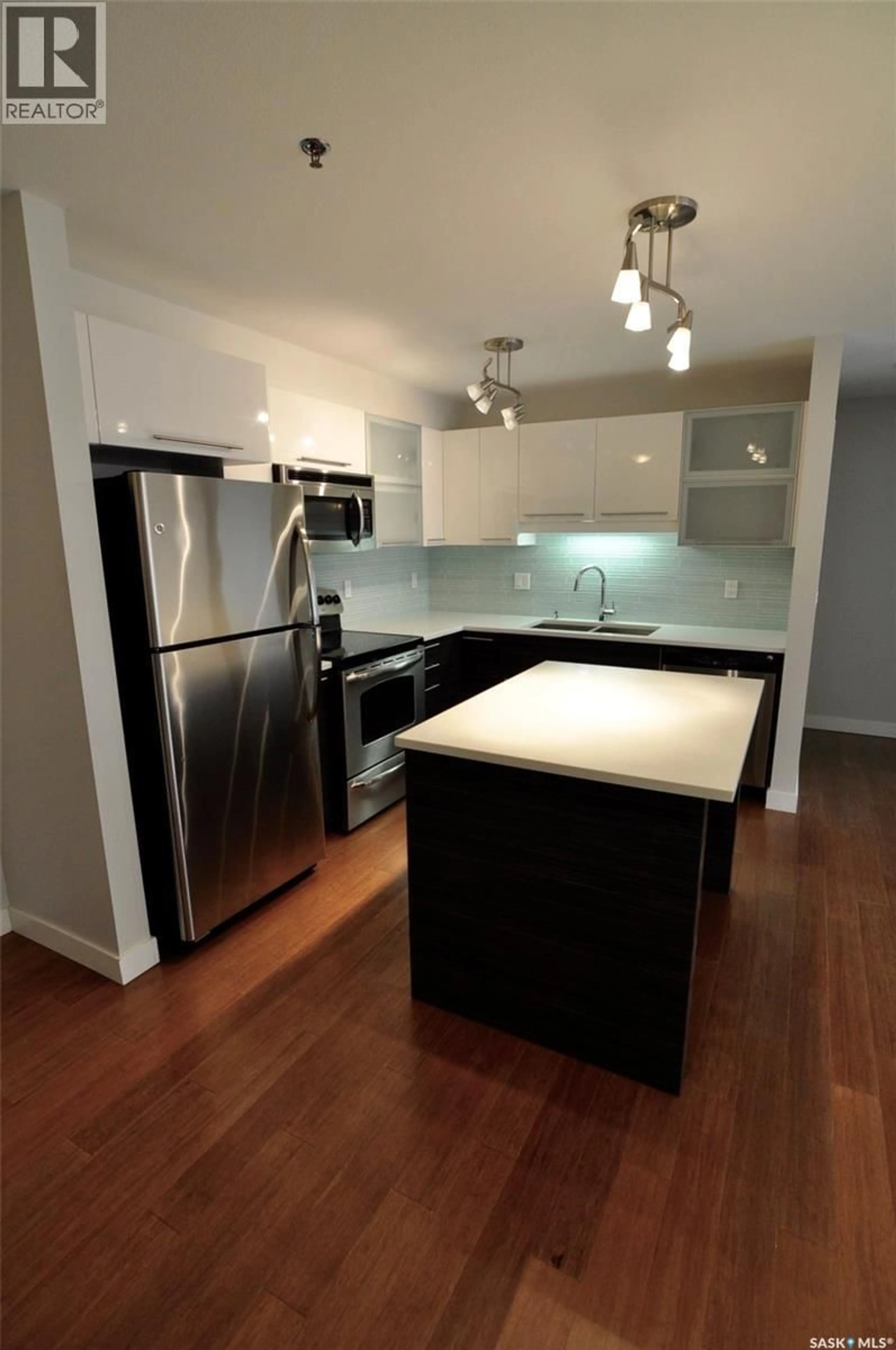 Standard kitchen, wood/laminate floor for B107 - 415 HUNTER ROAD, Saskatoon Saskatchewan S7T0J7