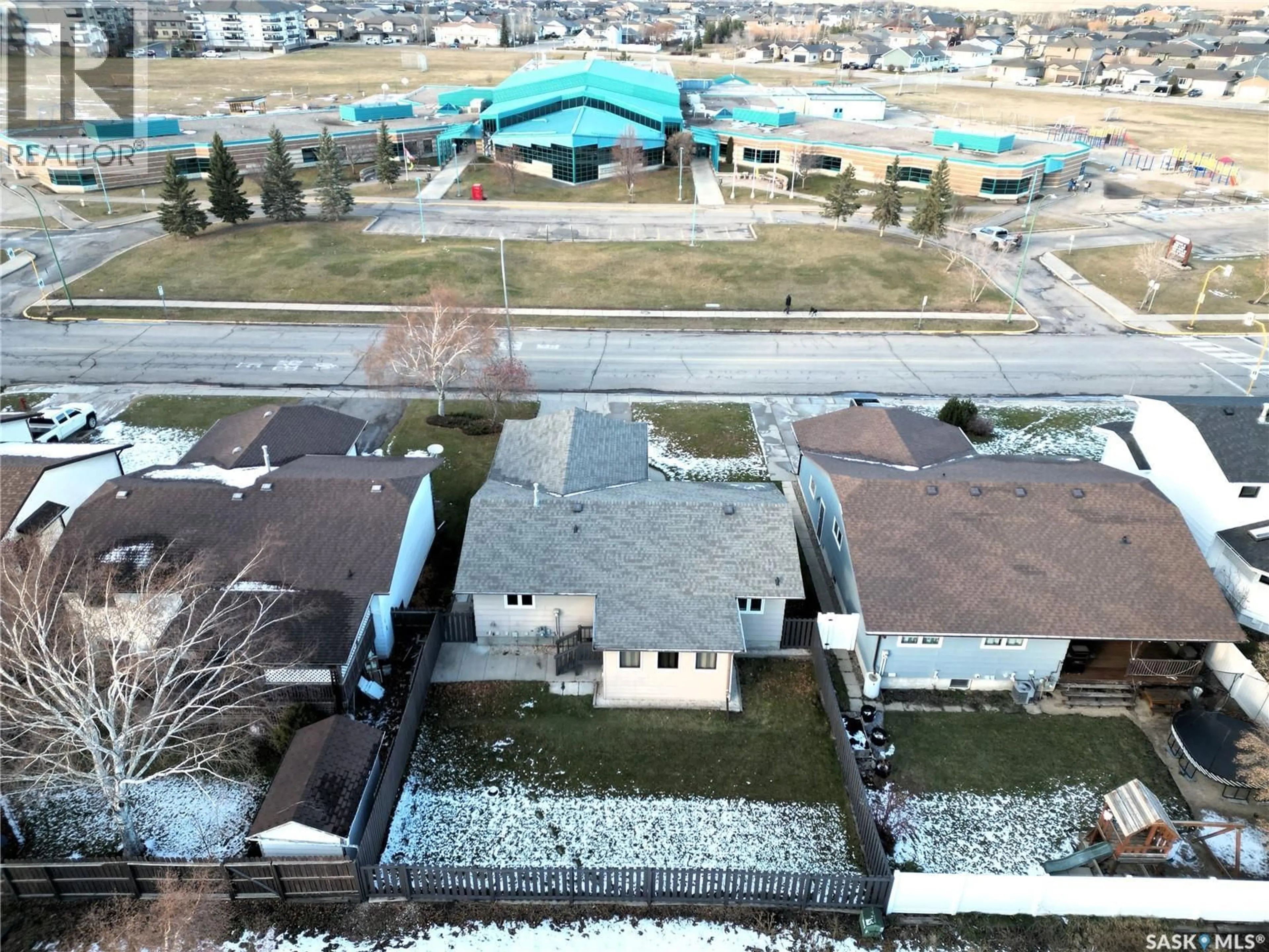 A pic from outside/outdoor area/front of a property/back of a property/a pic from drone, building for 388 DARLINGTON STREET, Yorkton Saskatchewan S3N3Y9