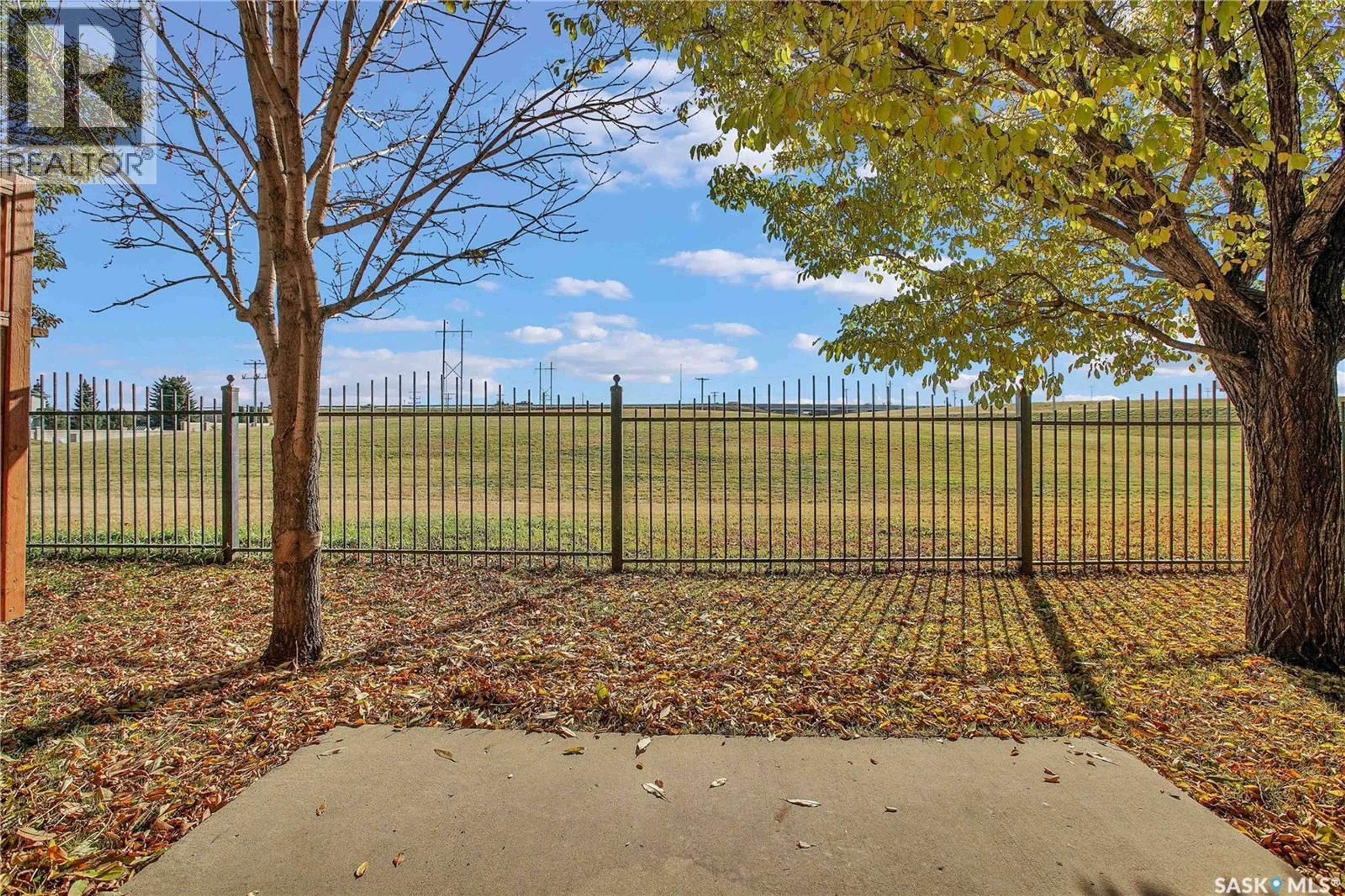 Patio, water/lake/river/ocean view for 147 670 KENDERDINE ROAD, Saskatoon Saskatchewan S7N4W4