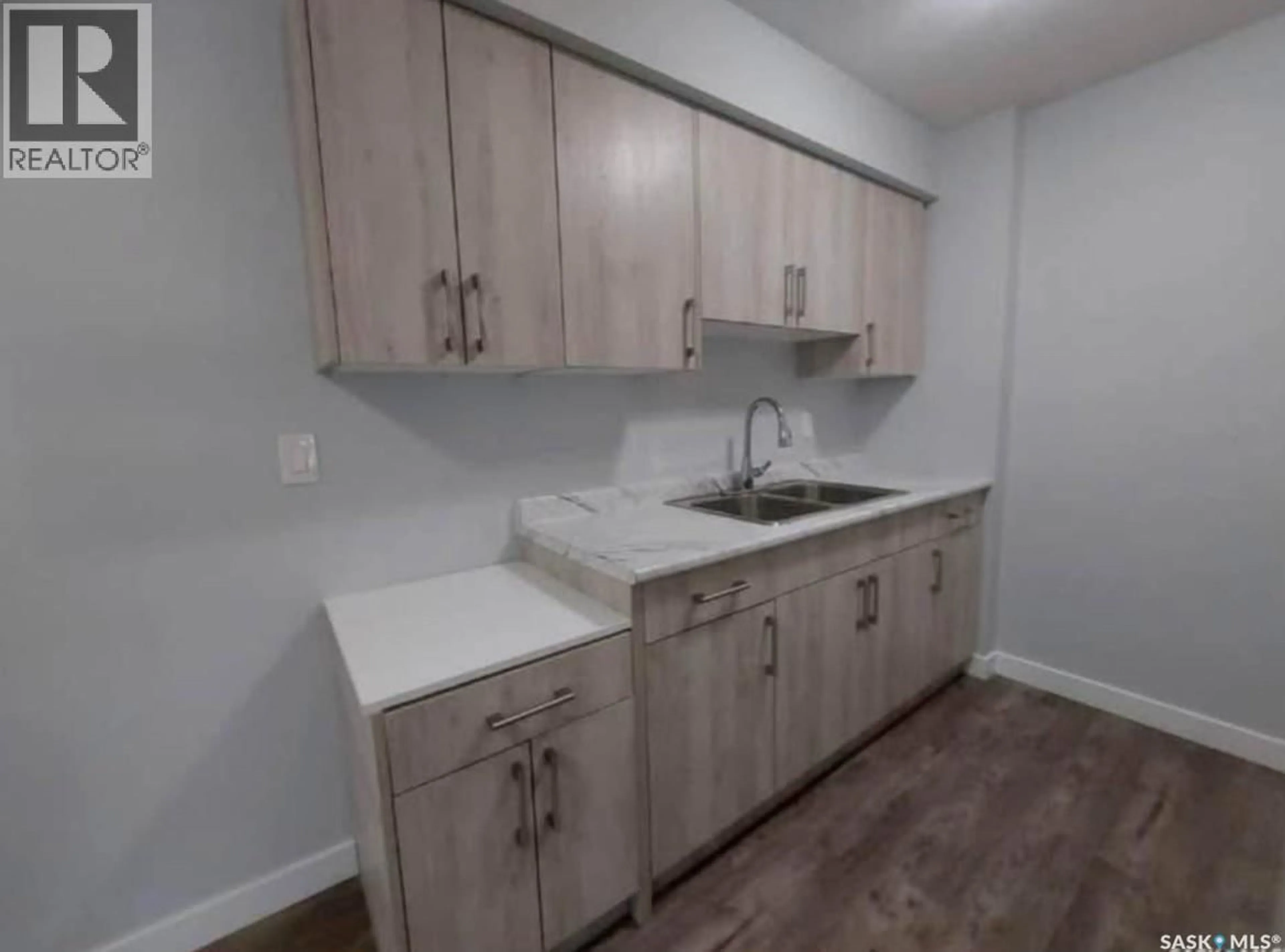 Standard kitchen, unknown for 4120 CASTLE ROAD, Regina Saskatchewan S4S6A4