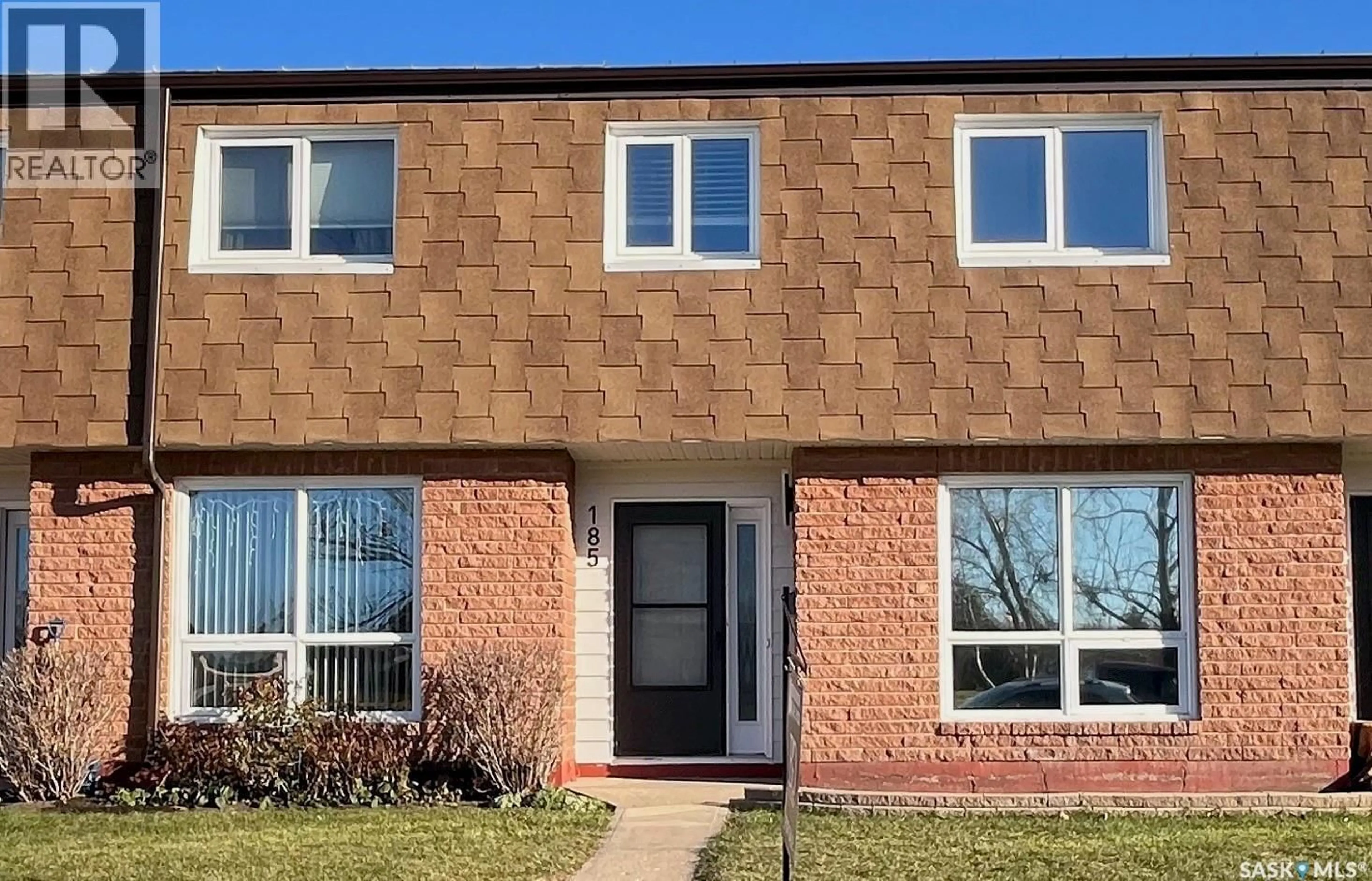 Home with brick exterior material, building for 185 5TH AVENUE, Yorkton Saskatchewan S3N3G9