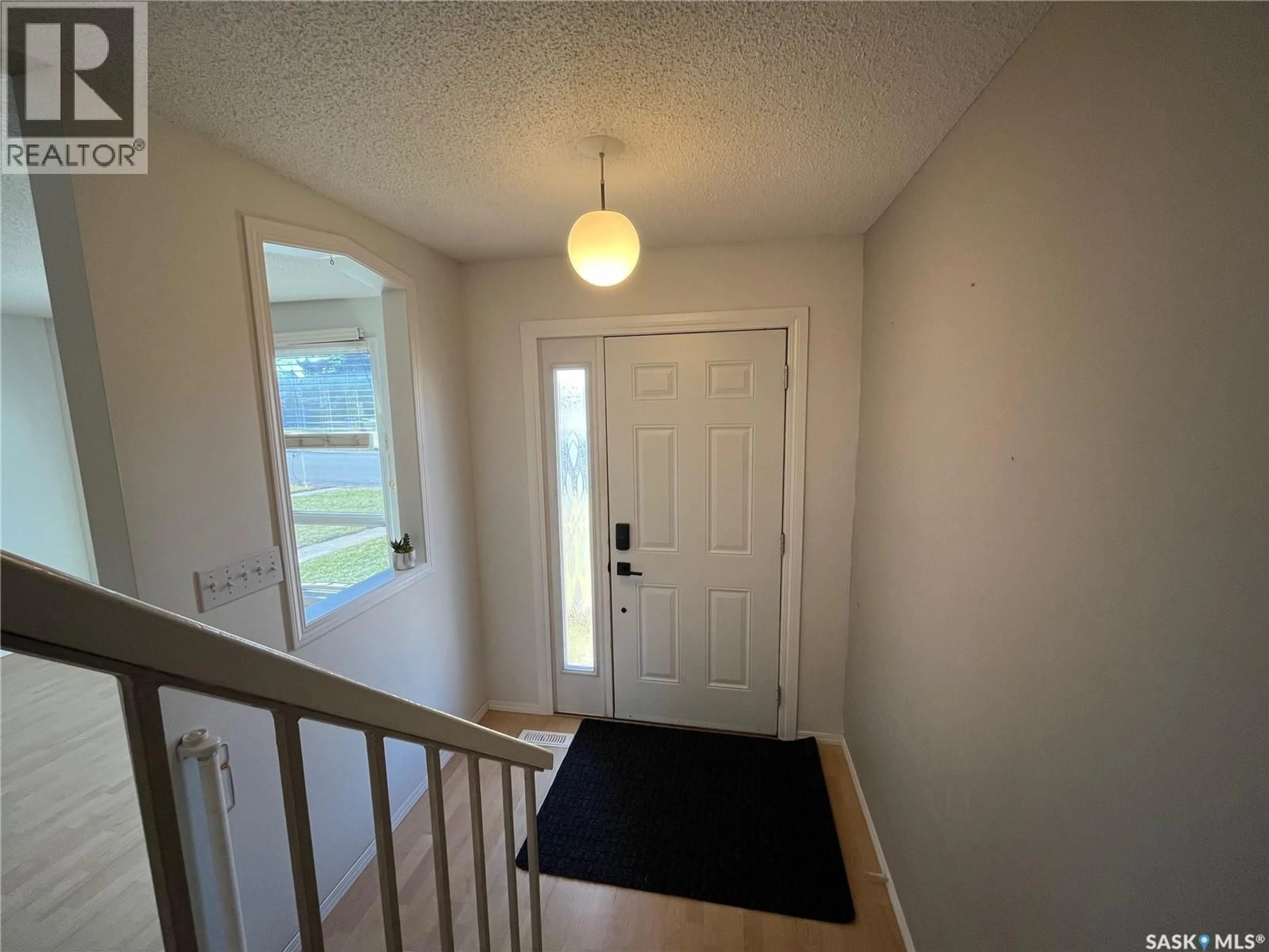 Indoor entryway for 185 5TH AVENUE, Yorkton Saskatchewan S3N3G9