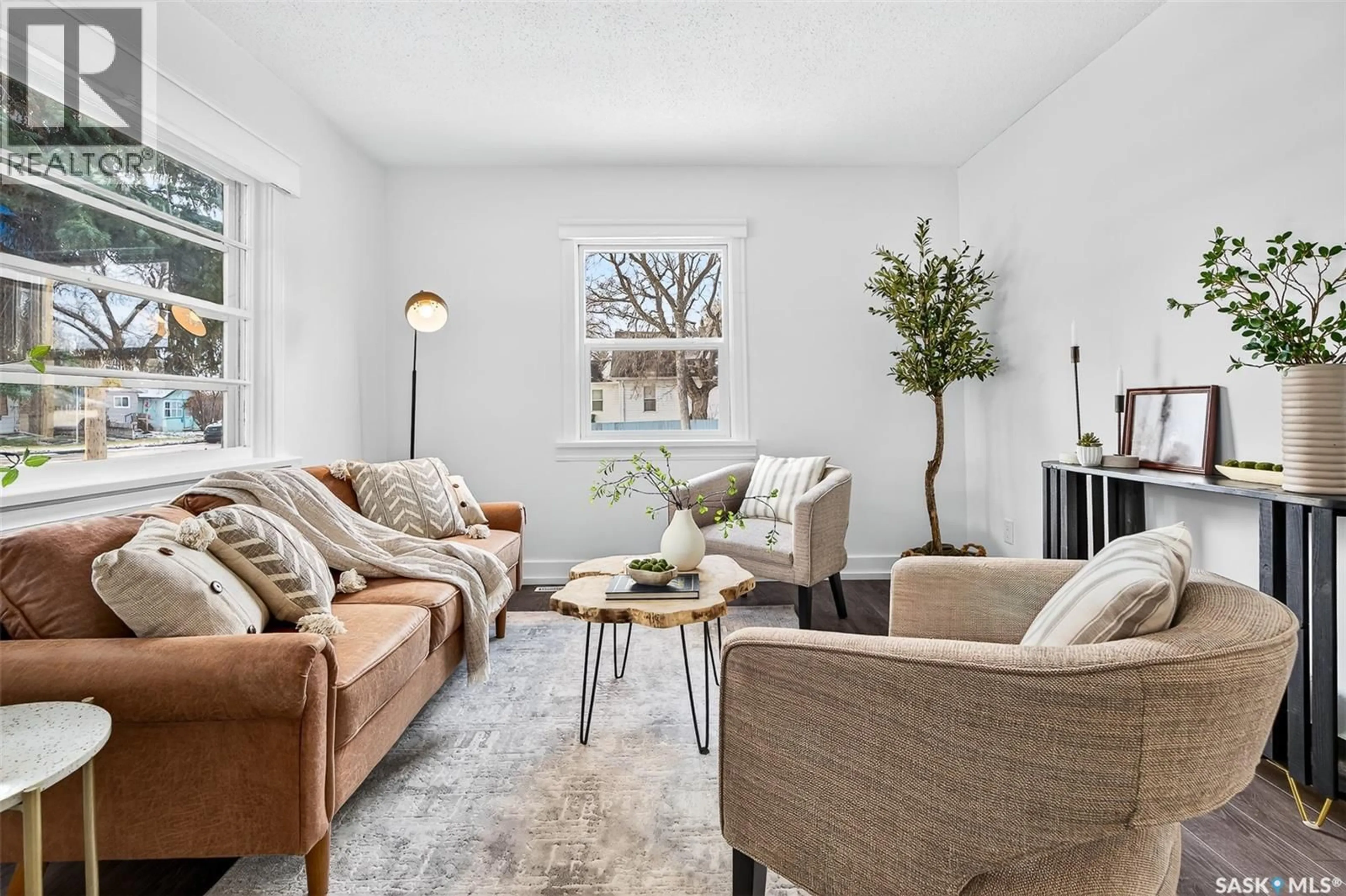 Living room with furniture, unknown for 362 GRANDVIEW STREET, Moose Jaw Saskatchewan S6H5K8