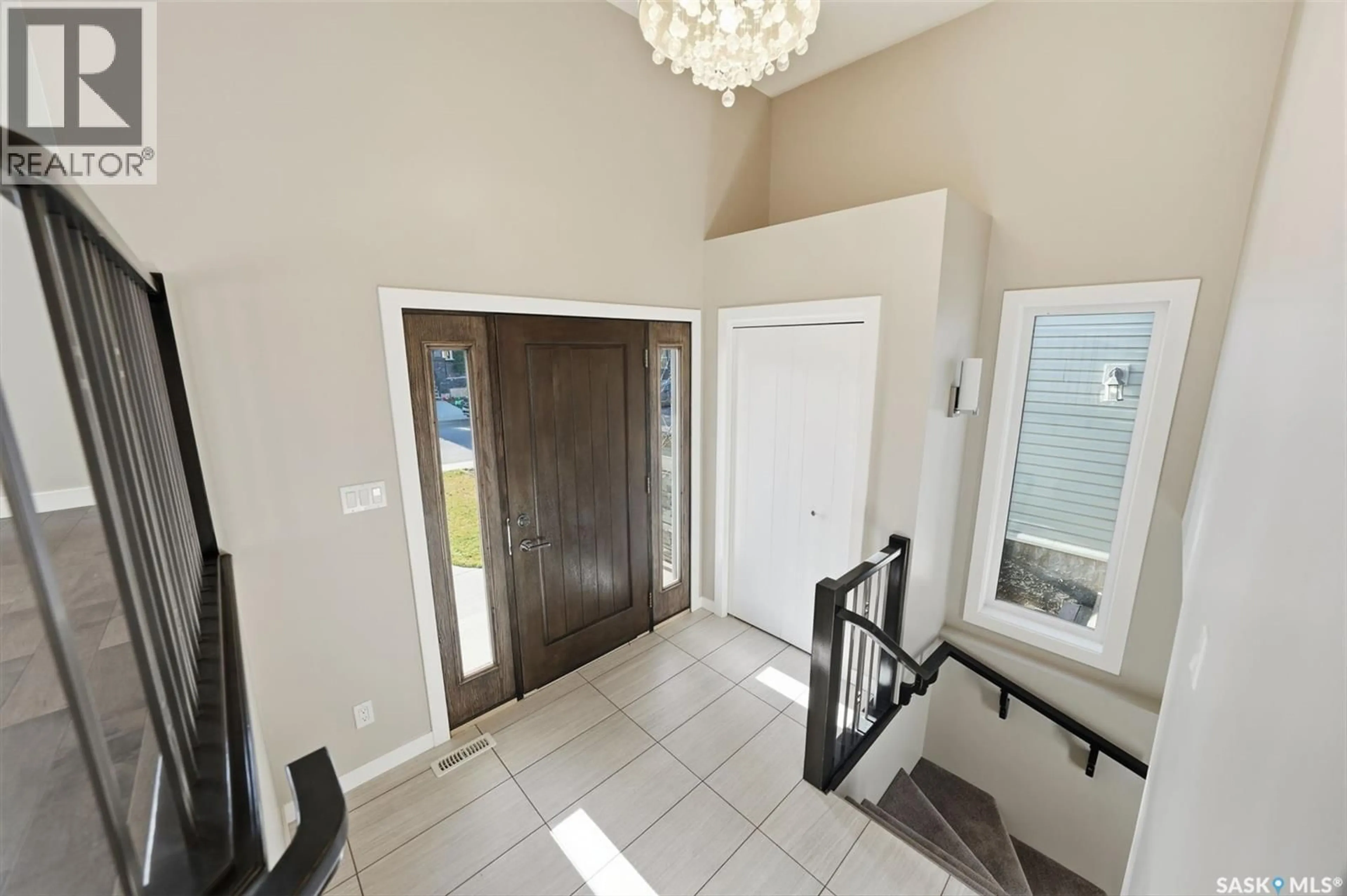Indoor entryway for 198 RAJPUT WAY, Saskatoon Saskatchewan S7W0L4