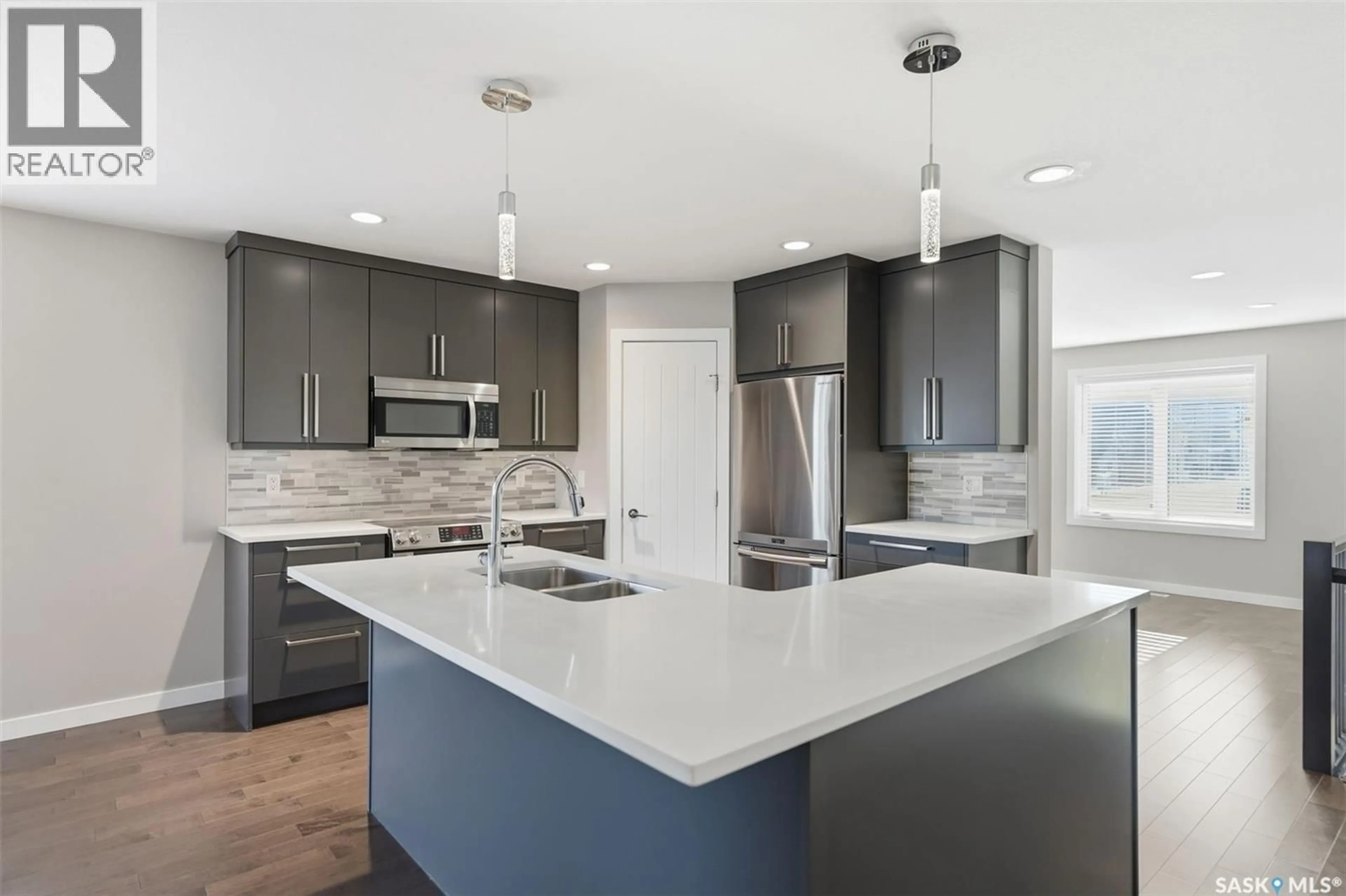 Contemporary kitchen, unknown for 198 RAJPUT WAY, Saskatoon Saskatchewan S7W0L4