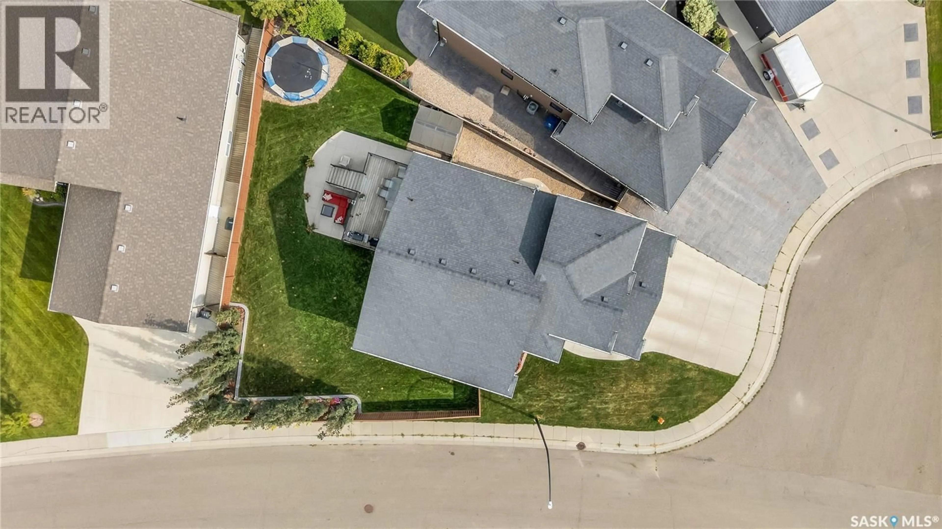 A pic from outside/outdoor area/front of a property/back of a property/a pic from drone, street for 227 STEFANIUK BAY, Saskatoon Saskatchewan S7W0H6