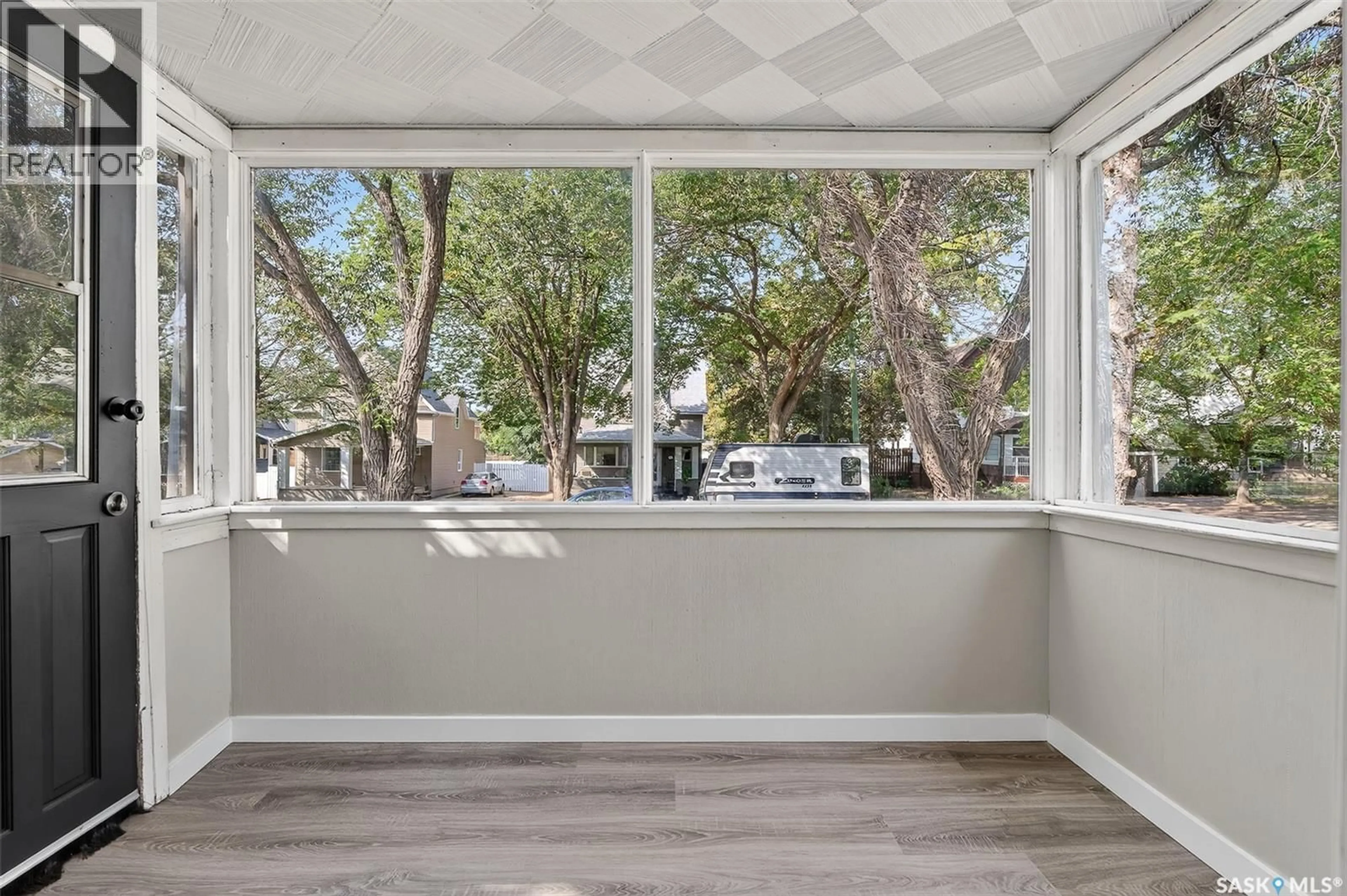 A pic of a room for 1045 4TH AVENUE, Moose Jaw Saskatchewan S6H3X2