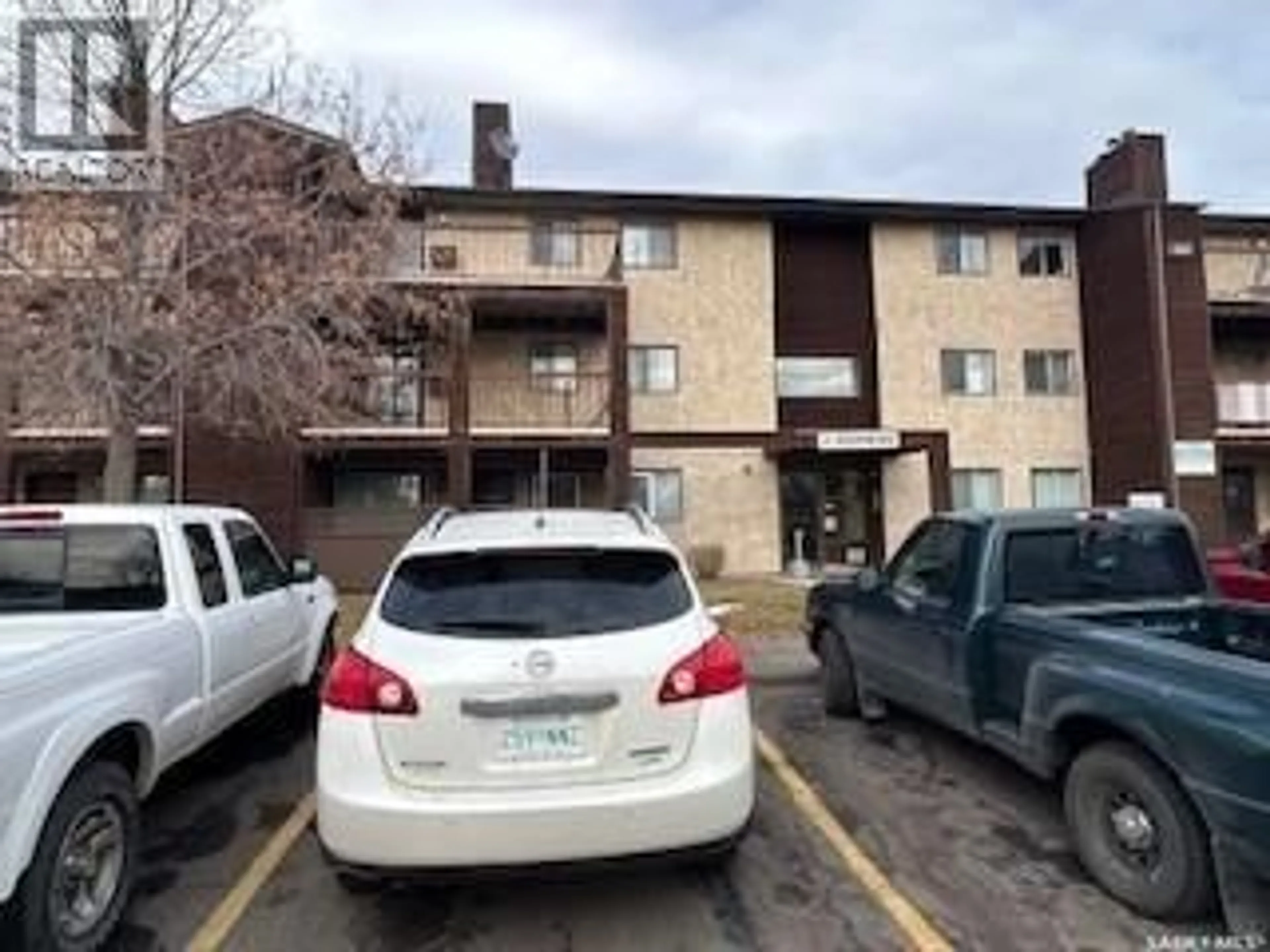 Parking for 31 - 46 RODENBUSH DRIVE, Regina Saskatchewan S4R8C4