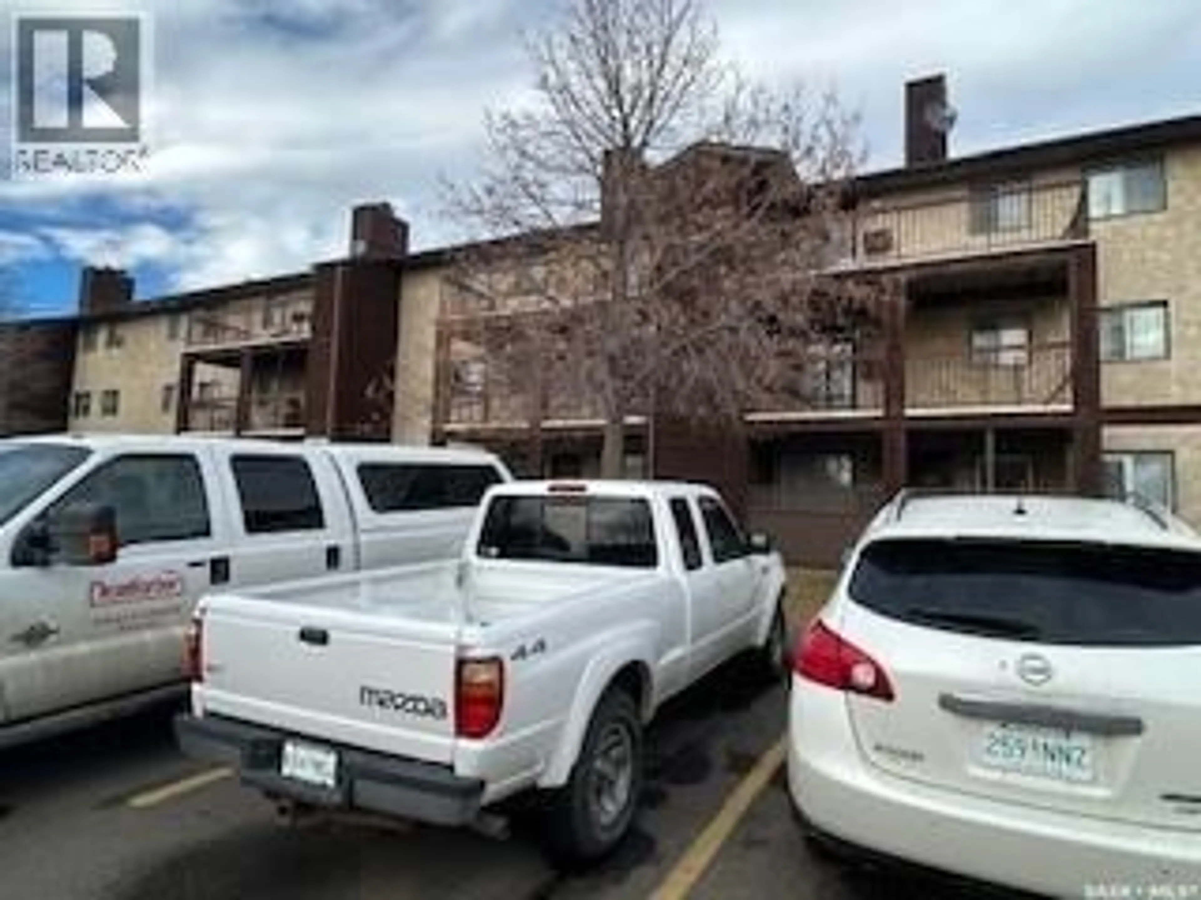 Parking for 31 - 46 RODENBUSH DRIVE, Regina Saskatchewan S4R8C4