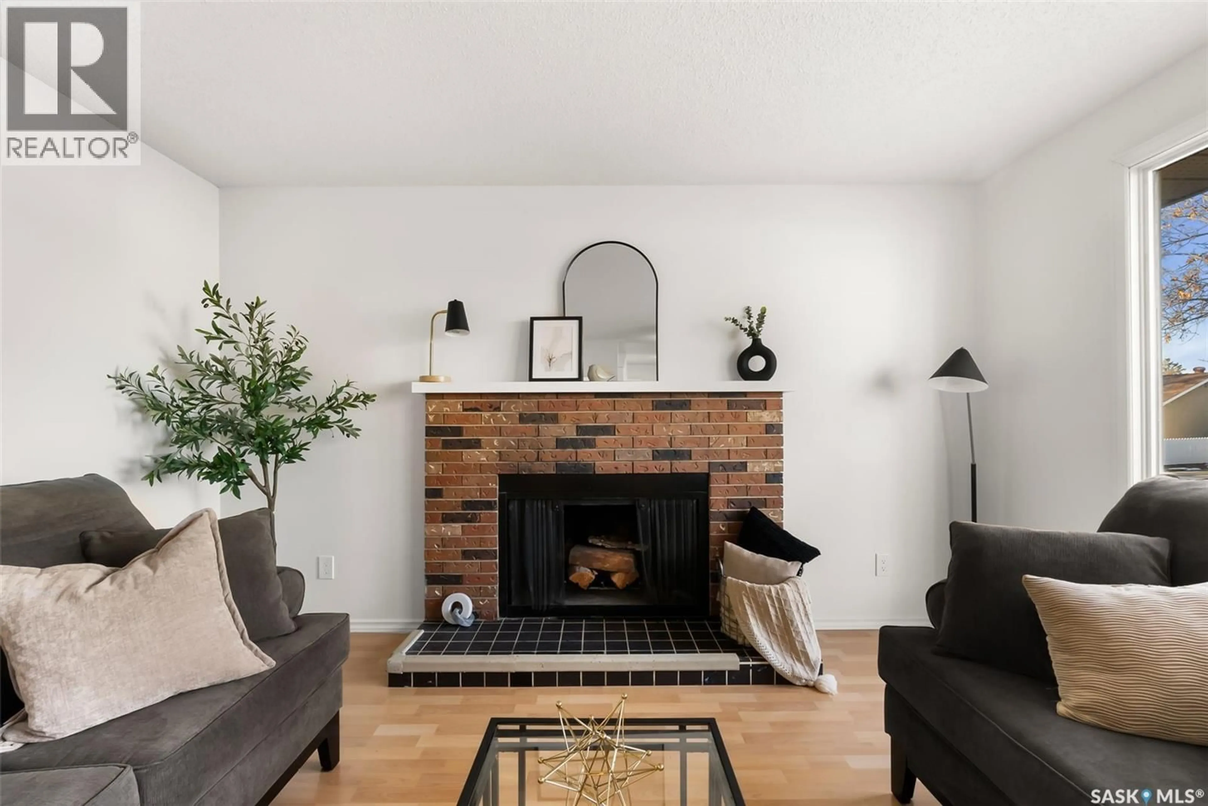Living room with furniture, unknown for 119 MIKKELSON DRIVE, Regina Saskatchewan S4T7L4
