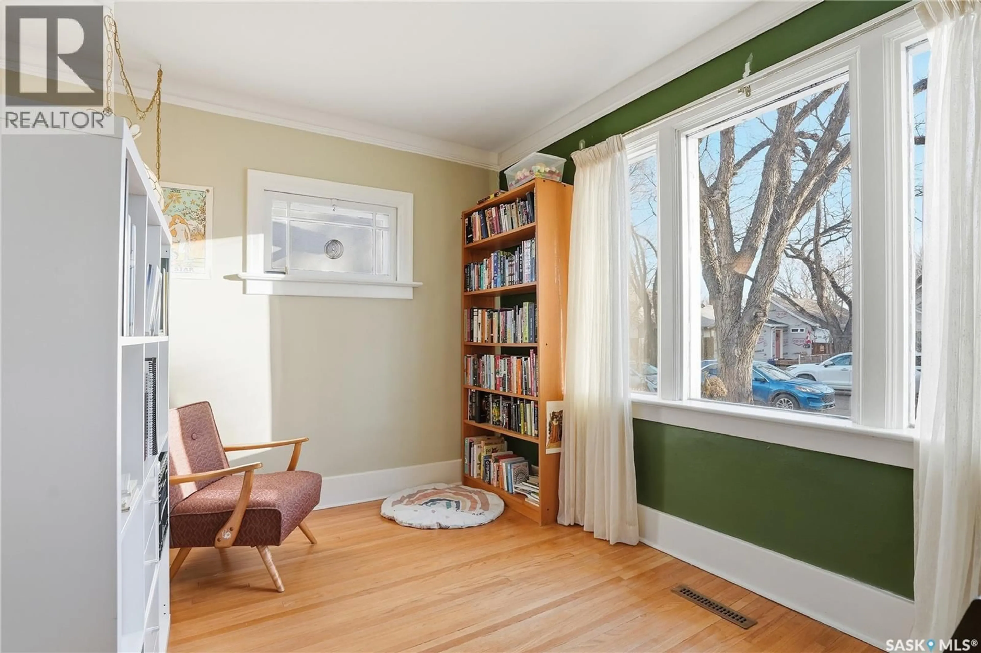 A pic of a room for 1121 C AVENUE, Saskatoon Saskatchewan S7L1K3