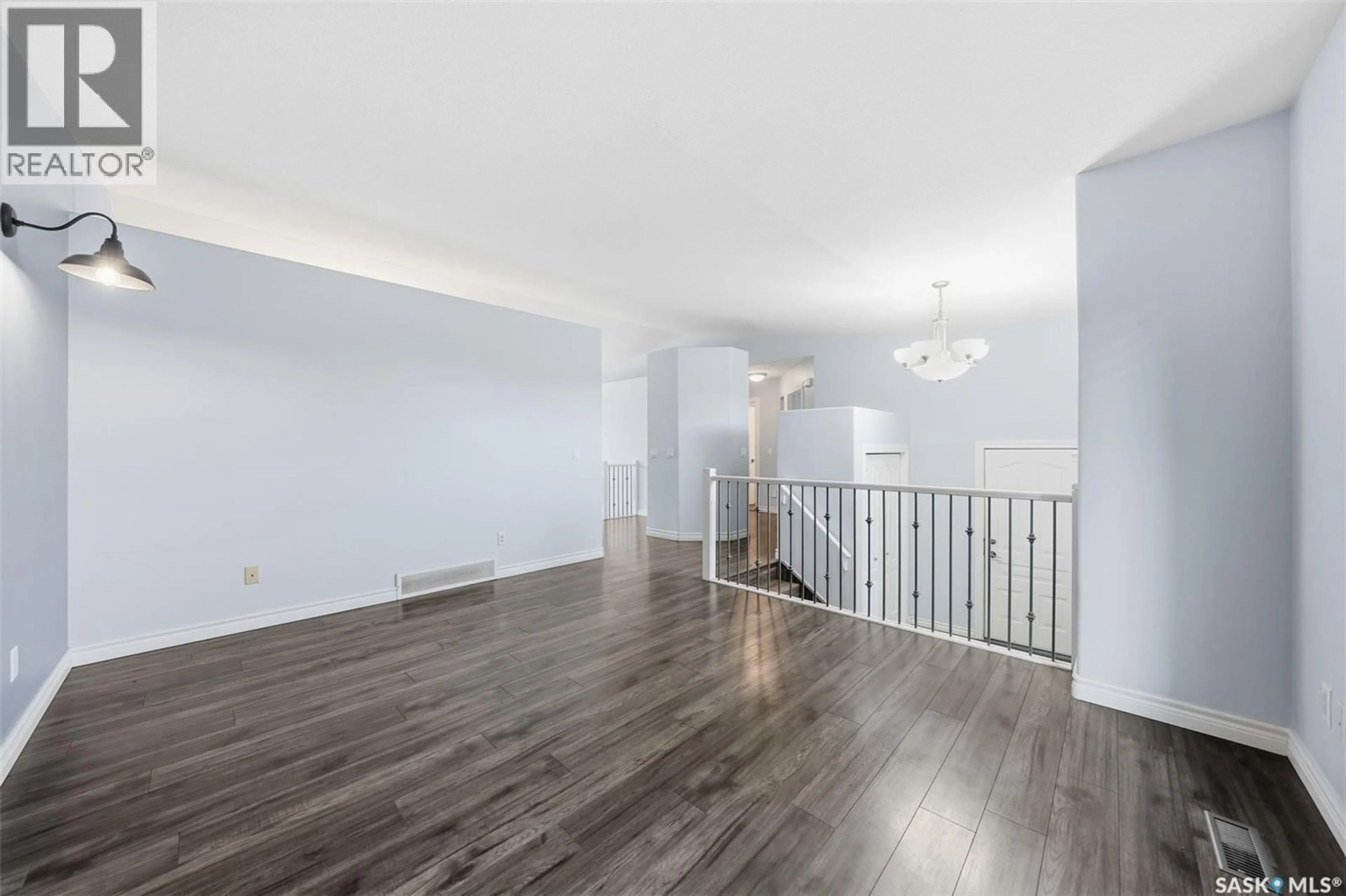 Unknown for 310 CARR CRESCENT, Saskatoon Saskatchewan S7S1M3