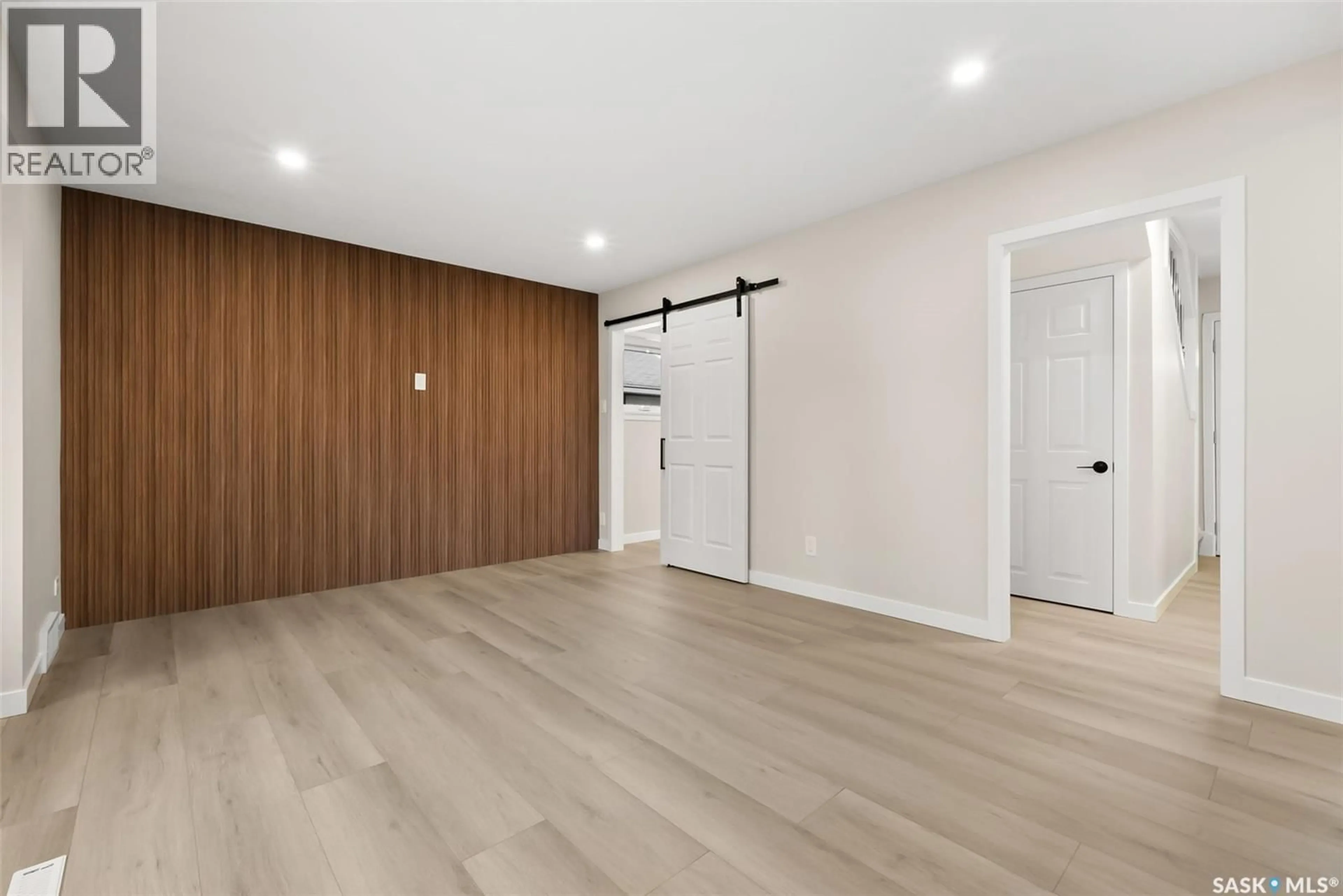 Indoor entryway for 3 SUSSEX CRESCENT, Regina Saskatchewan S4T6A3