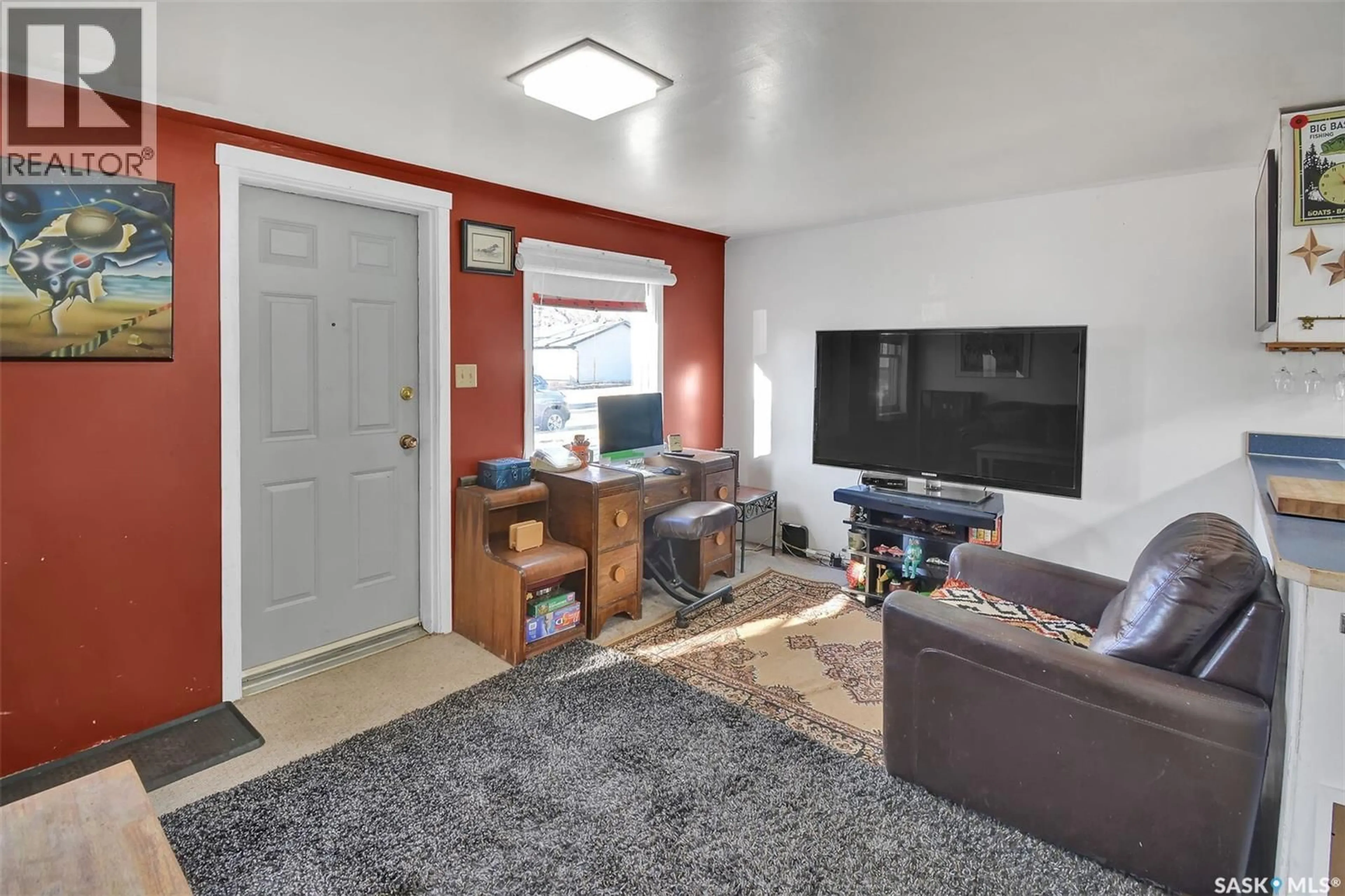 Living room with furniture, unknown for 1116 I AVENUE, Saskatoon Saskatchewan S7M1Z8