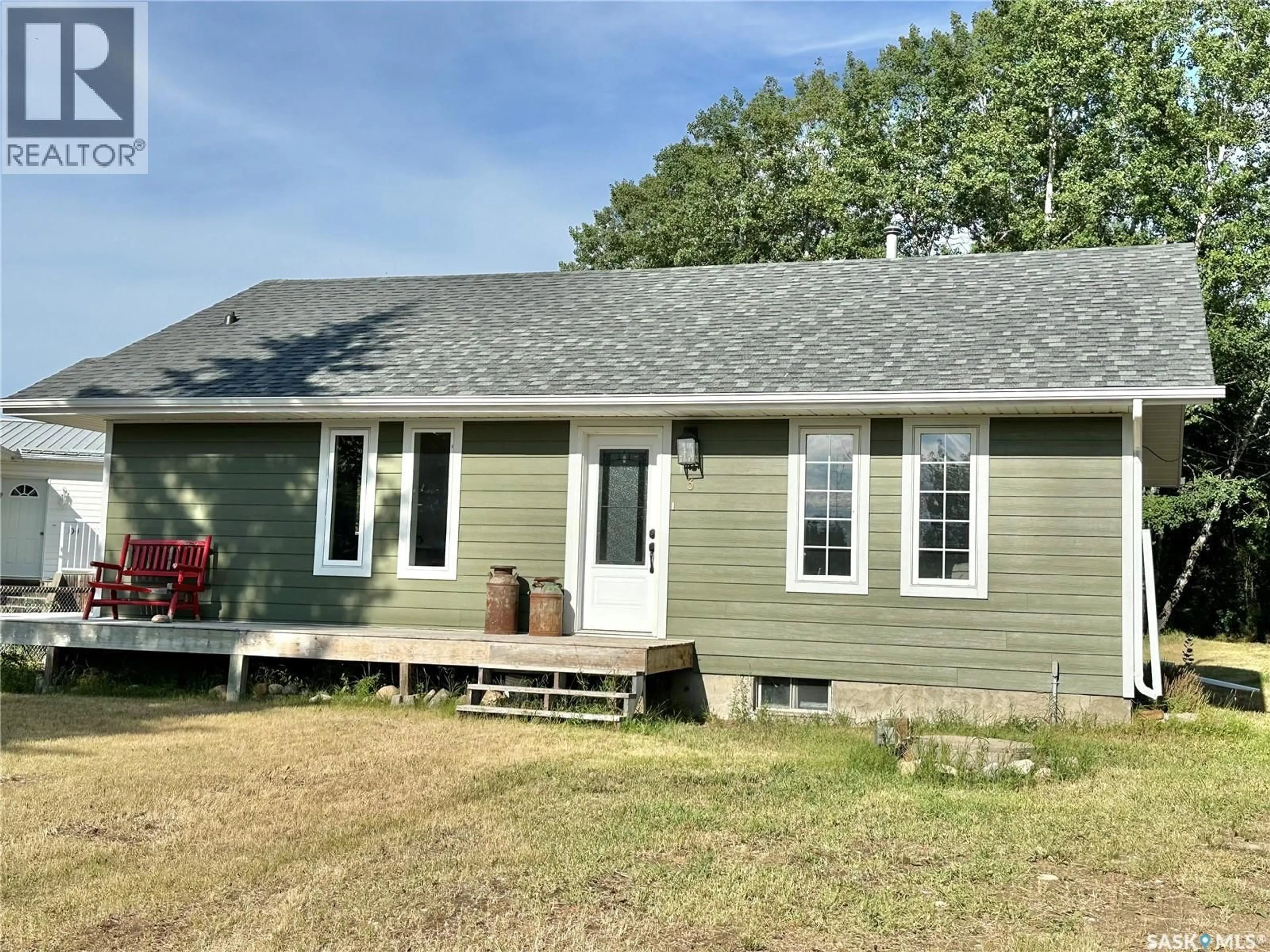 Home with vinyl exterior material, unknown for 3 MORROW PLACE, Shell Lake Saskatchewan S0J2G0