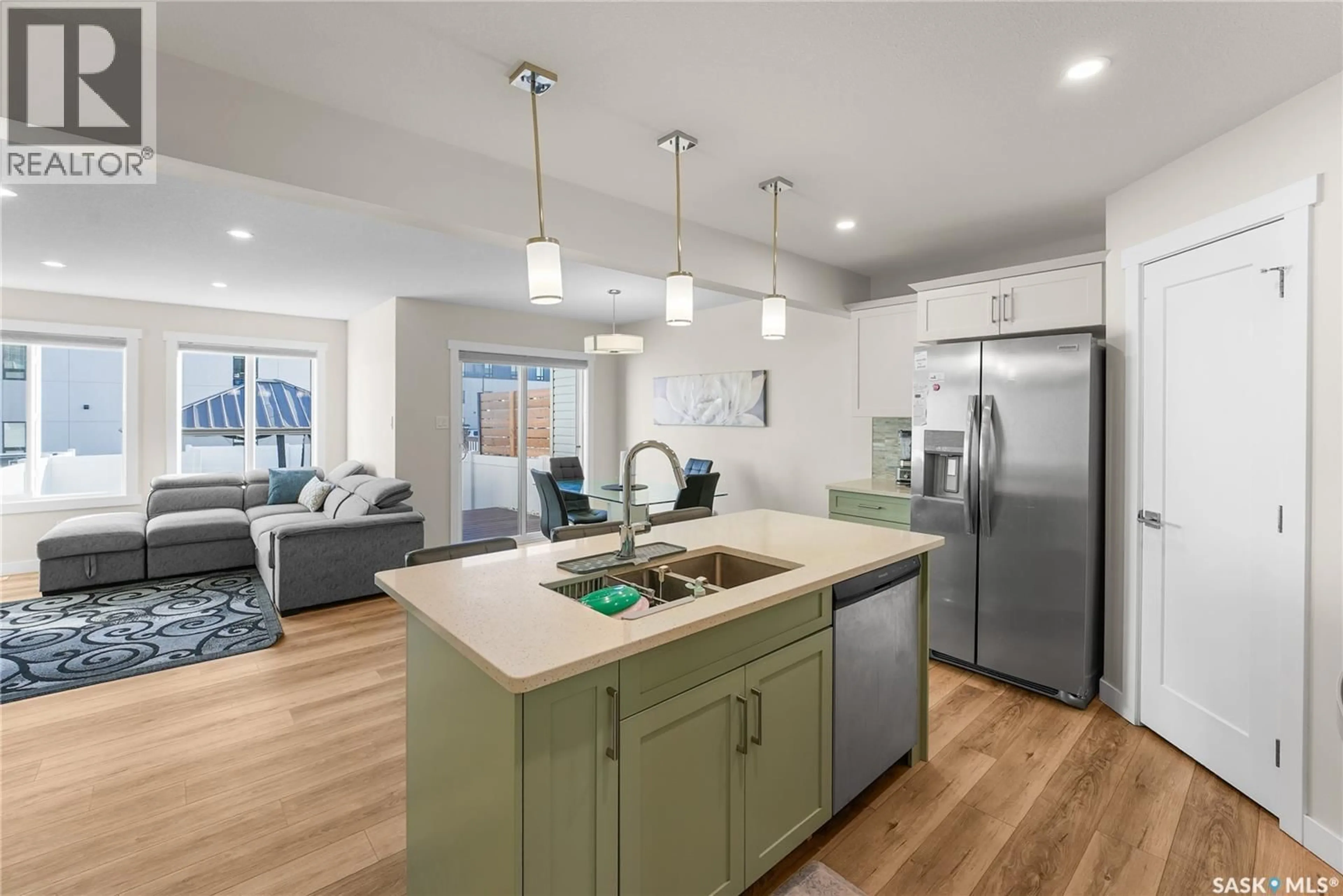 Open concept kitchen, unknown for 4793 MUTRIE CRESCENT, Regina Saskatchewan S4V3Y4