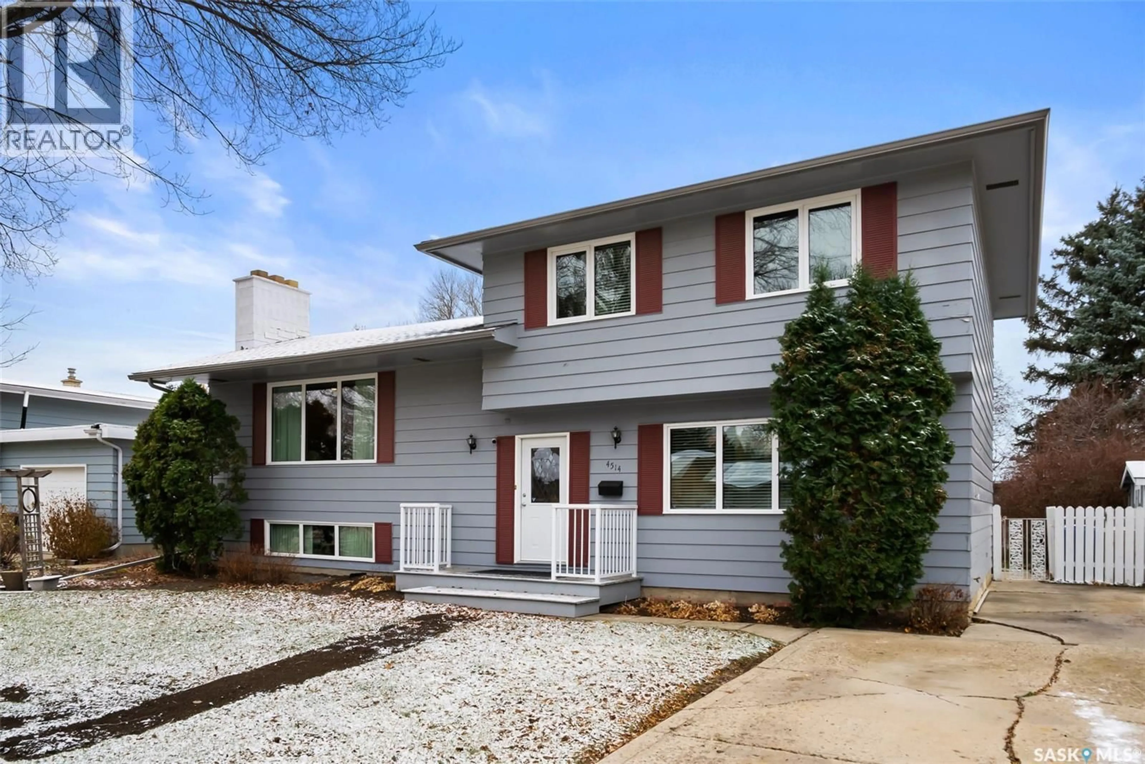 Home with vinyl exterior material, street for 4514 ARGYLE STREET, Regina Saskatchewan S4S3M2