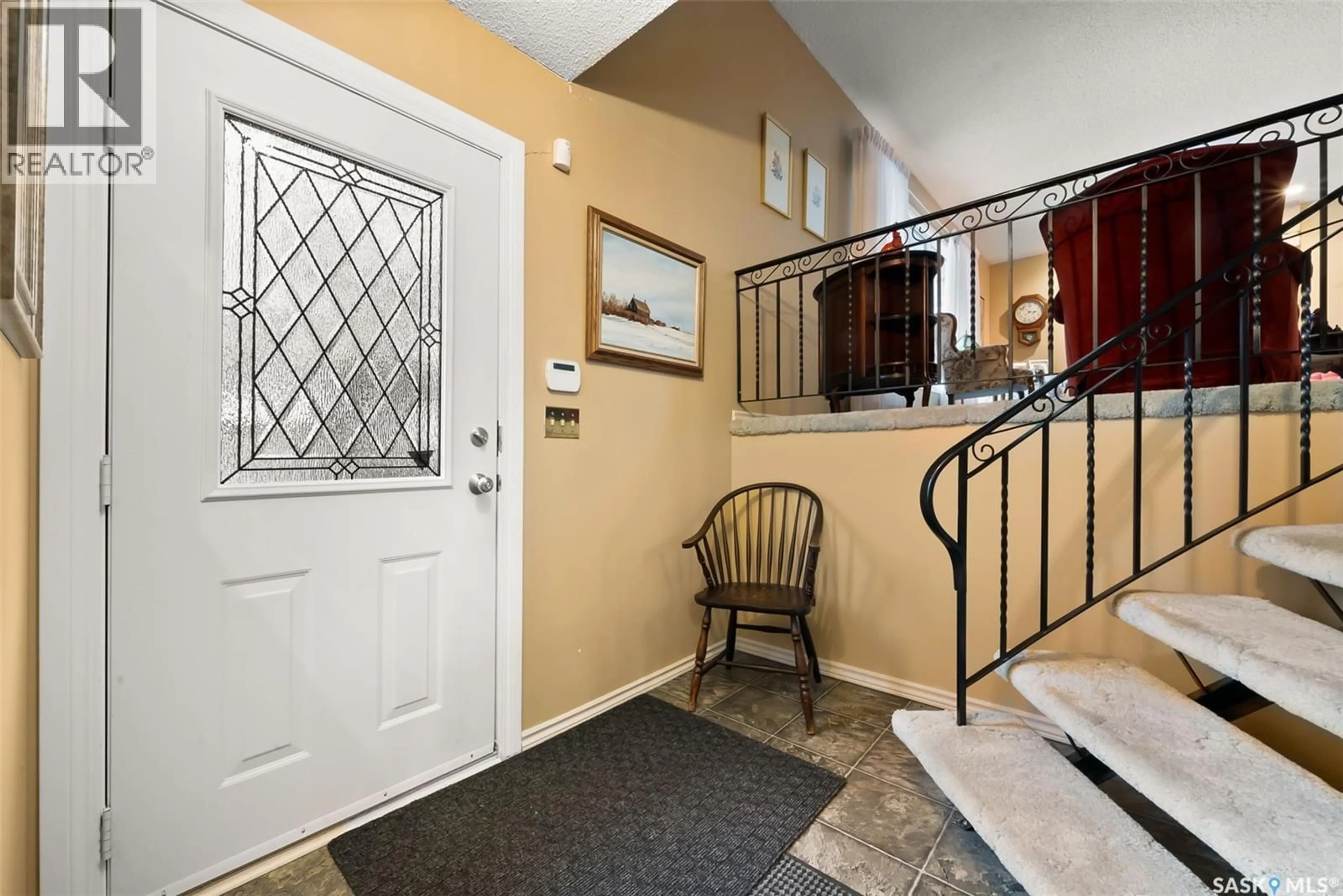 Indoor foyer for 4514 ARGYLE STREET, Regina Saskatchewan S4S3M2