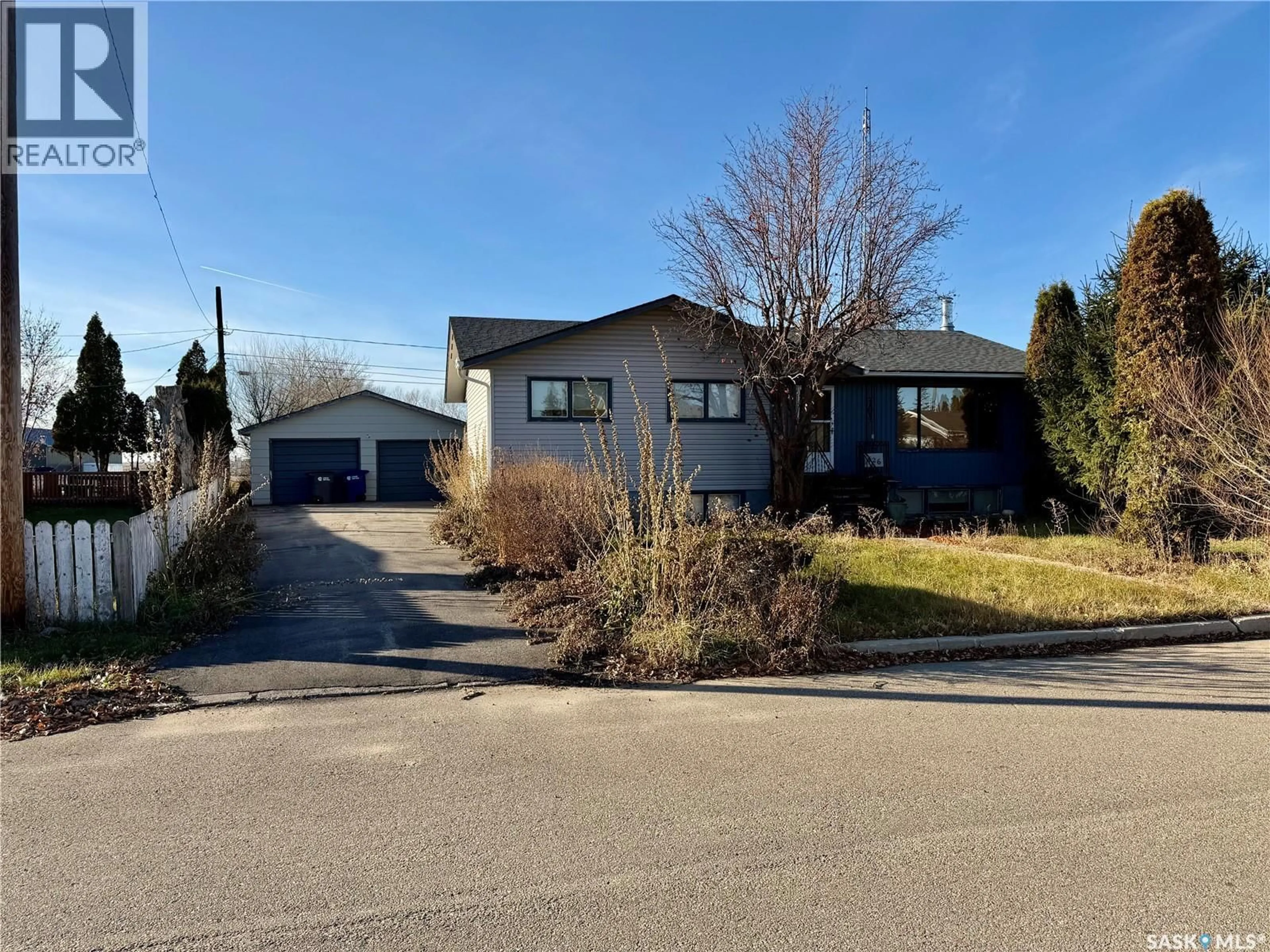 A pic from outside/outdoor area/front of a property/back of a property/a pic from drone, street for 426 CENTENNIAL DRIVE, Strasbourg Saskatchewan S0G4V0