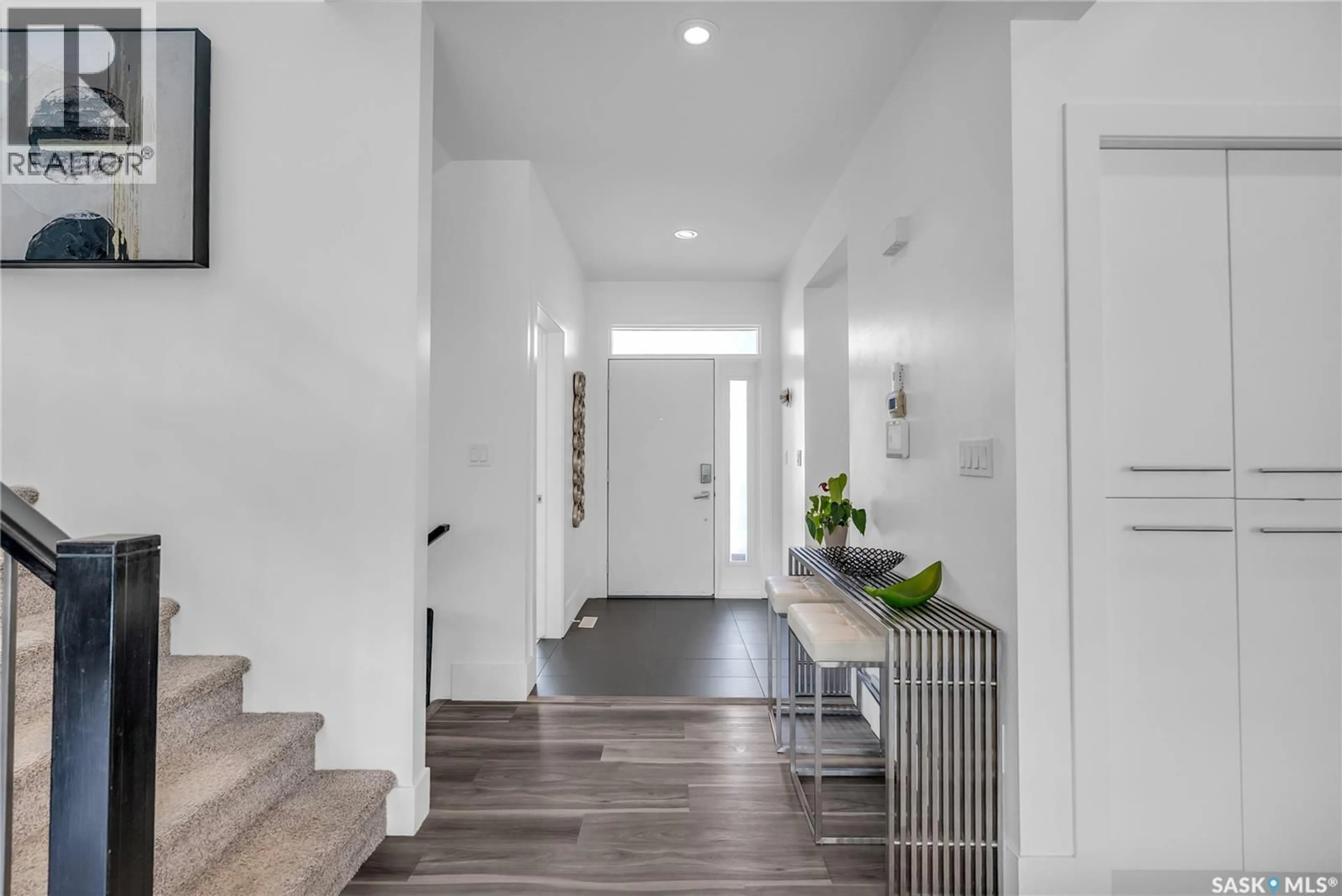 Indoor entryway for 231 ATTON COURT, Saskatoon Saskatchewan S7W0K8