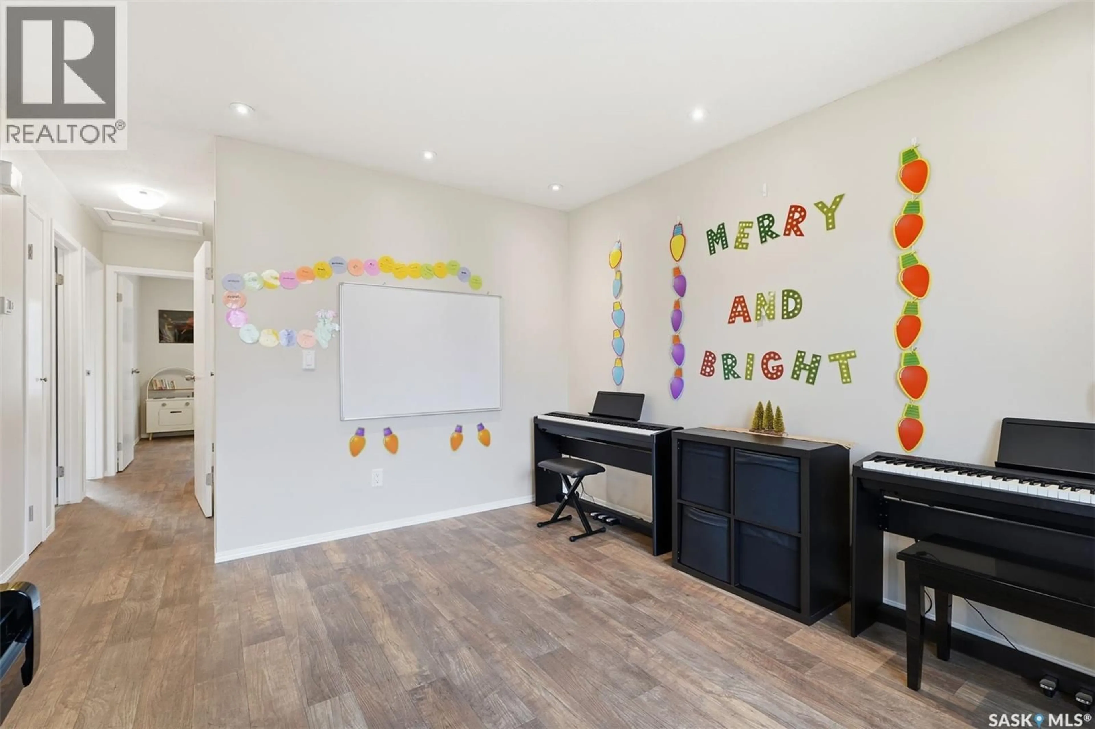 A pic of a room for 215 28TH STREET, Saskatoon Saskatchewan S7L0K4