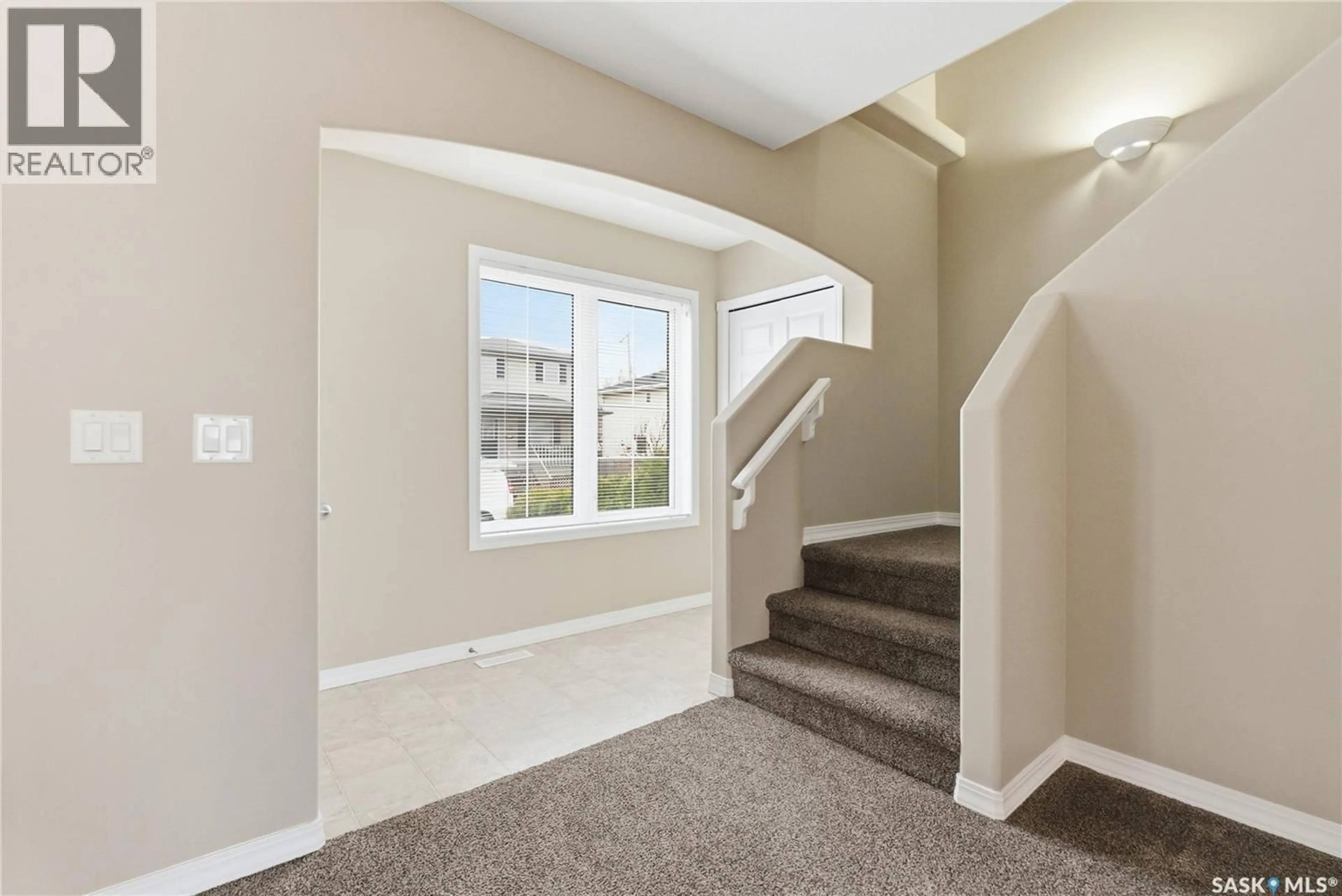 Unknown for 814 RUTHERFORD WAY, Saskatoon Saskatchewan S7N4X8