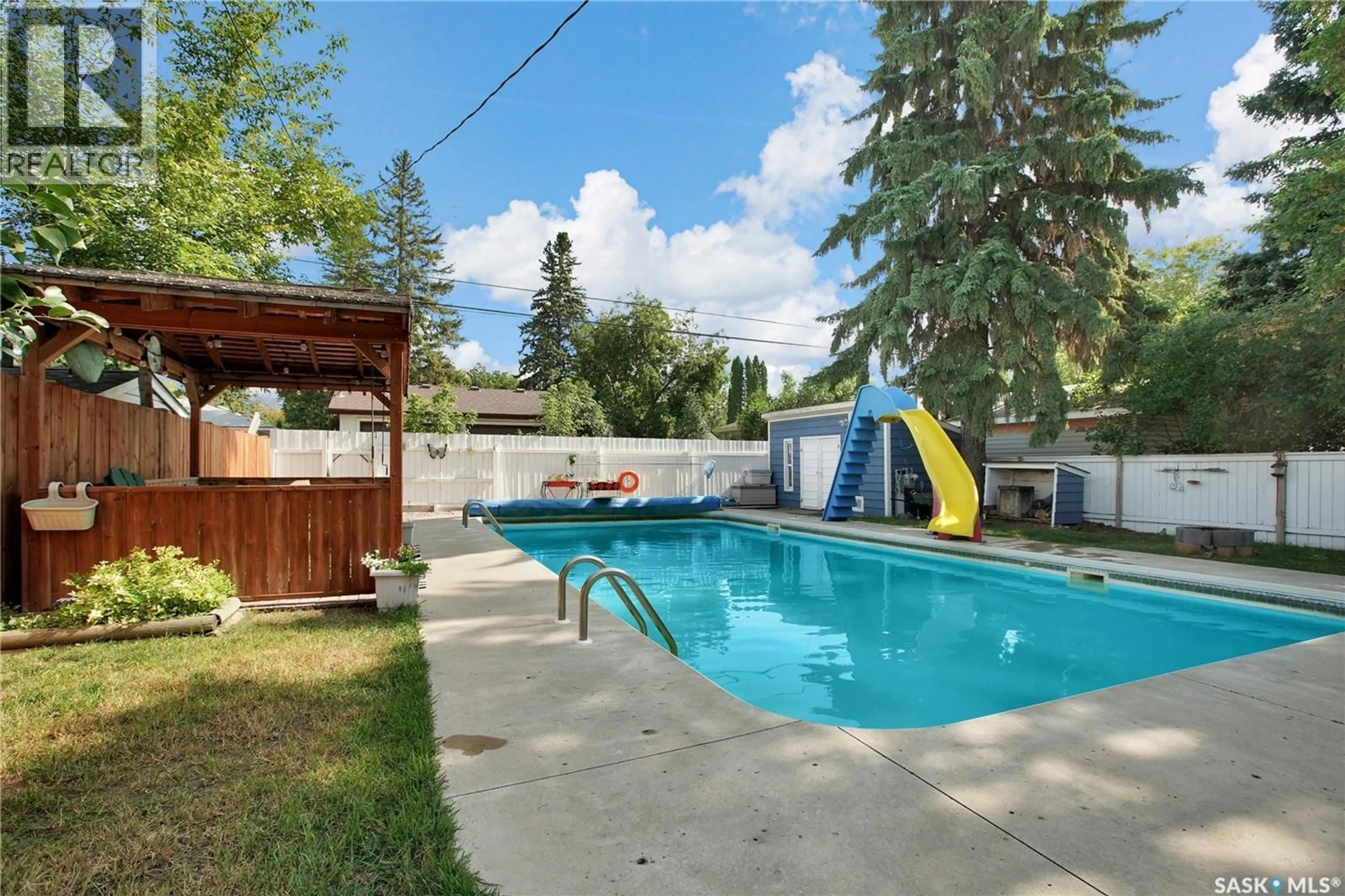 Pool for 2105 YORK AVENUE, Saskatoon Saskatchewan S7J1H7