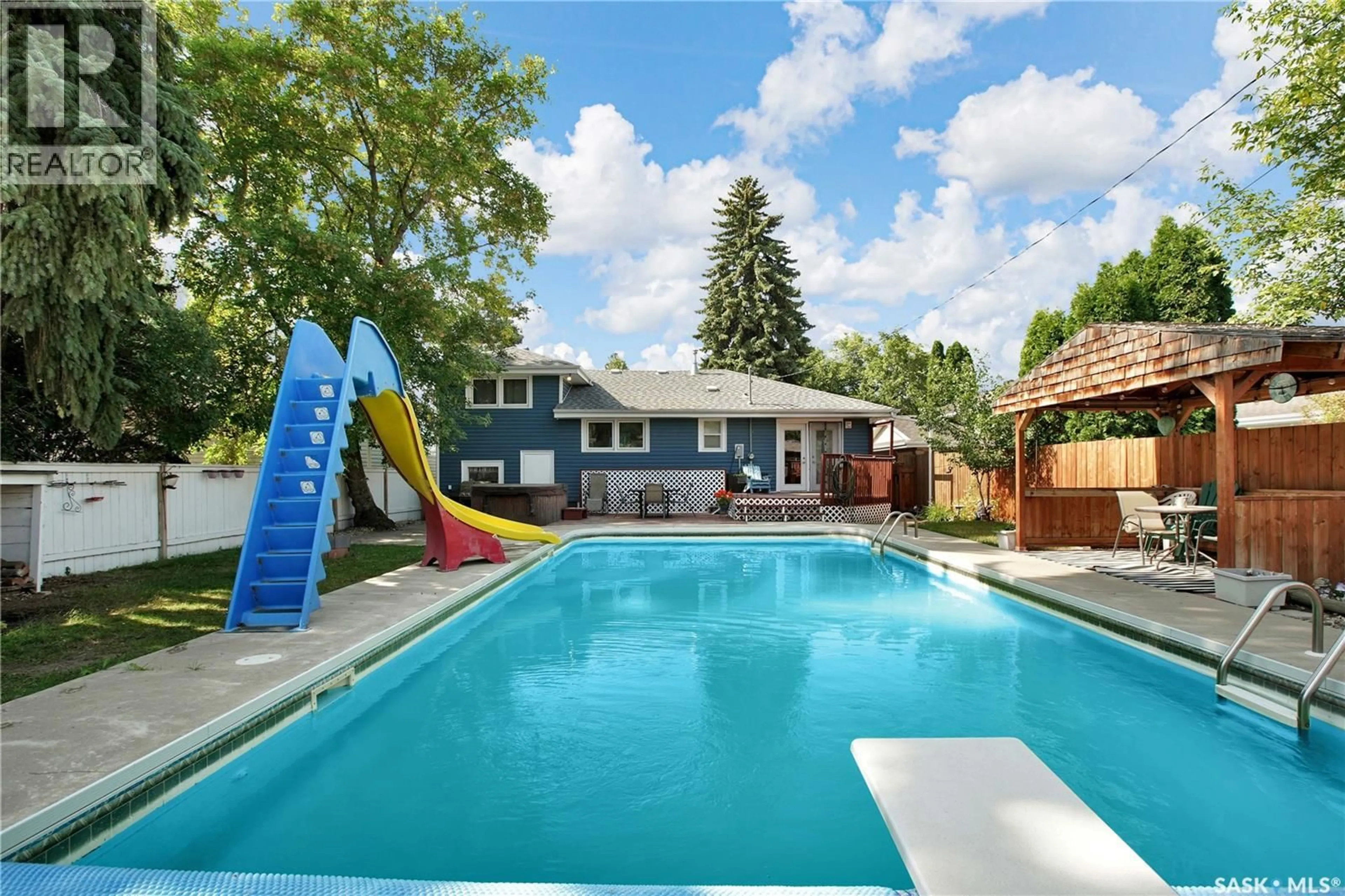 Pool for 2105 YORK AVENUE, Saskatoon Saskatchewan S7J1H7