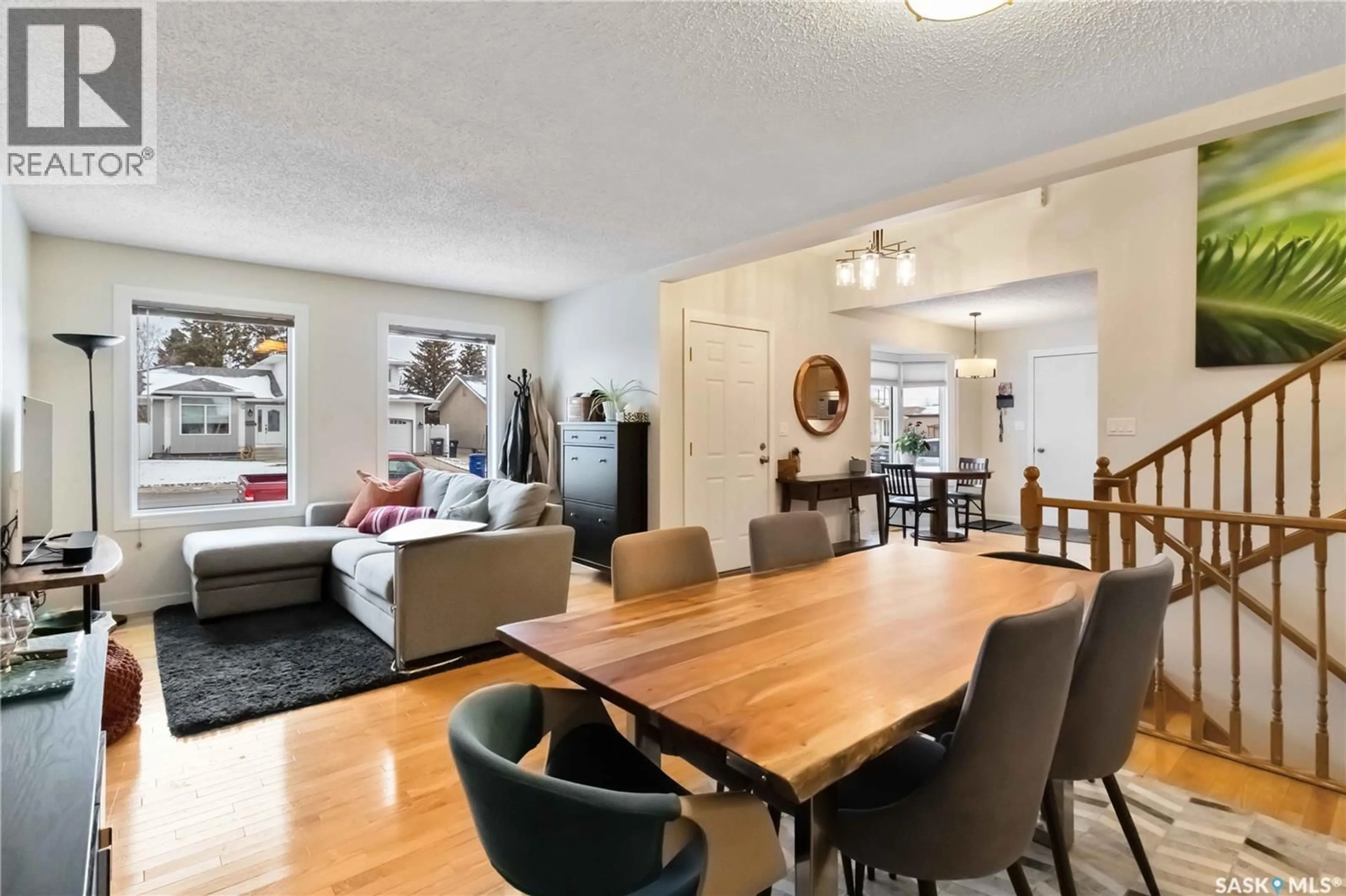 Dining room, wood/laminate floor for 434 NEMEIBEN ROAD, Saskatoon Saskatchewan S7J4Z6