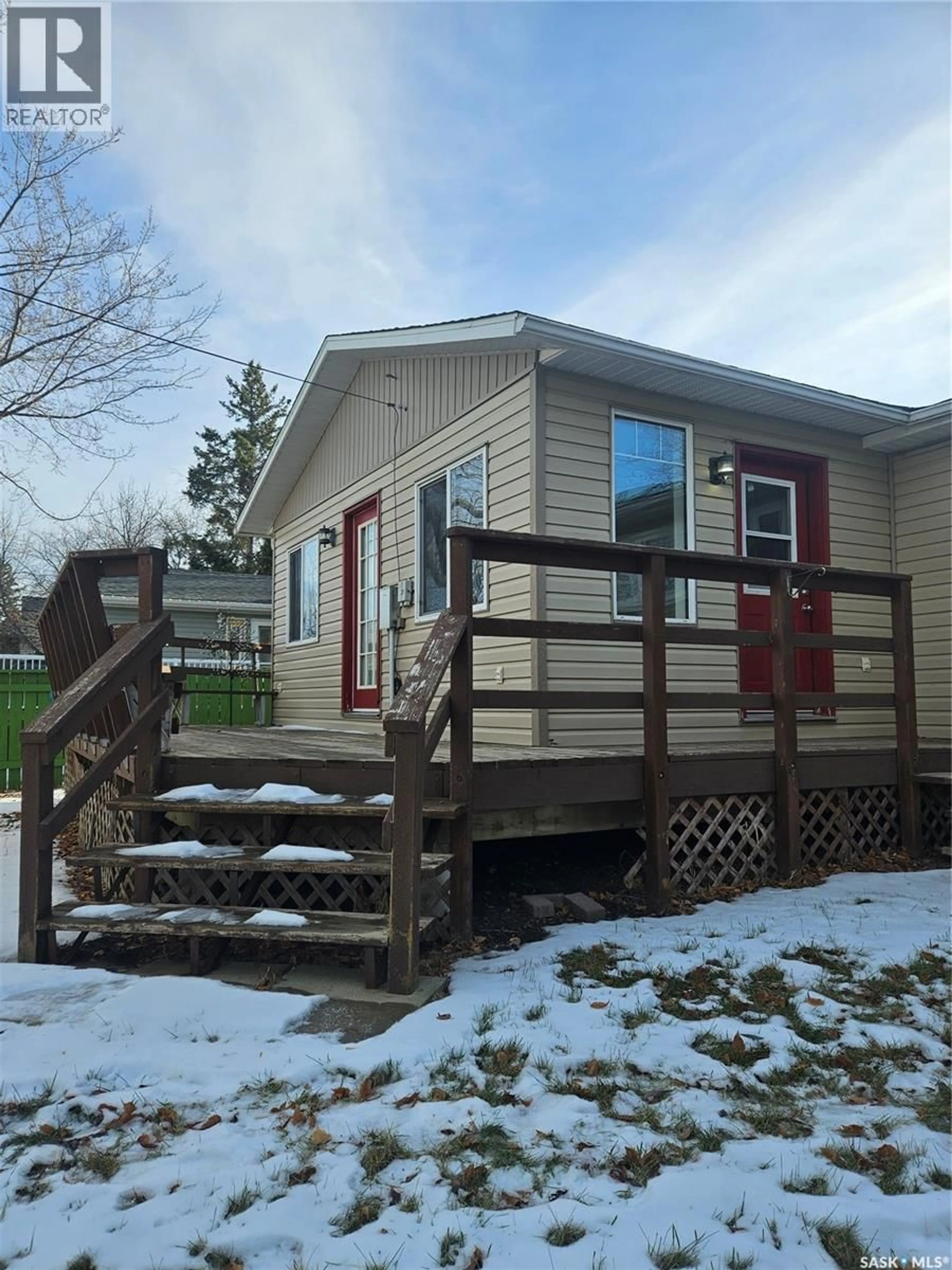 Home with vinyl exterior material, unknown for 709 98TH AVENUE, Tisdale Saskatchewan S0E1T0