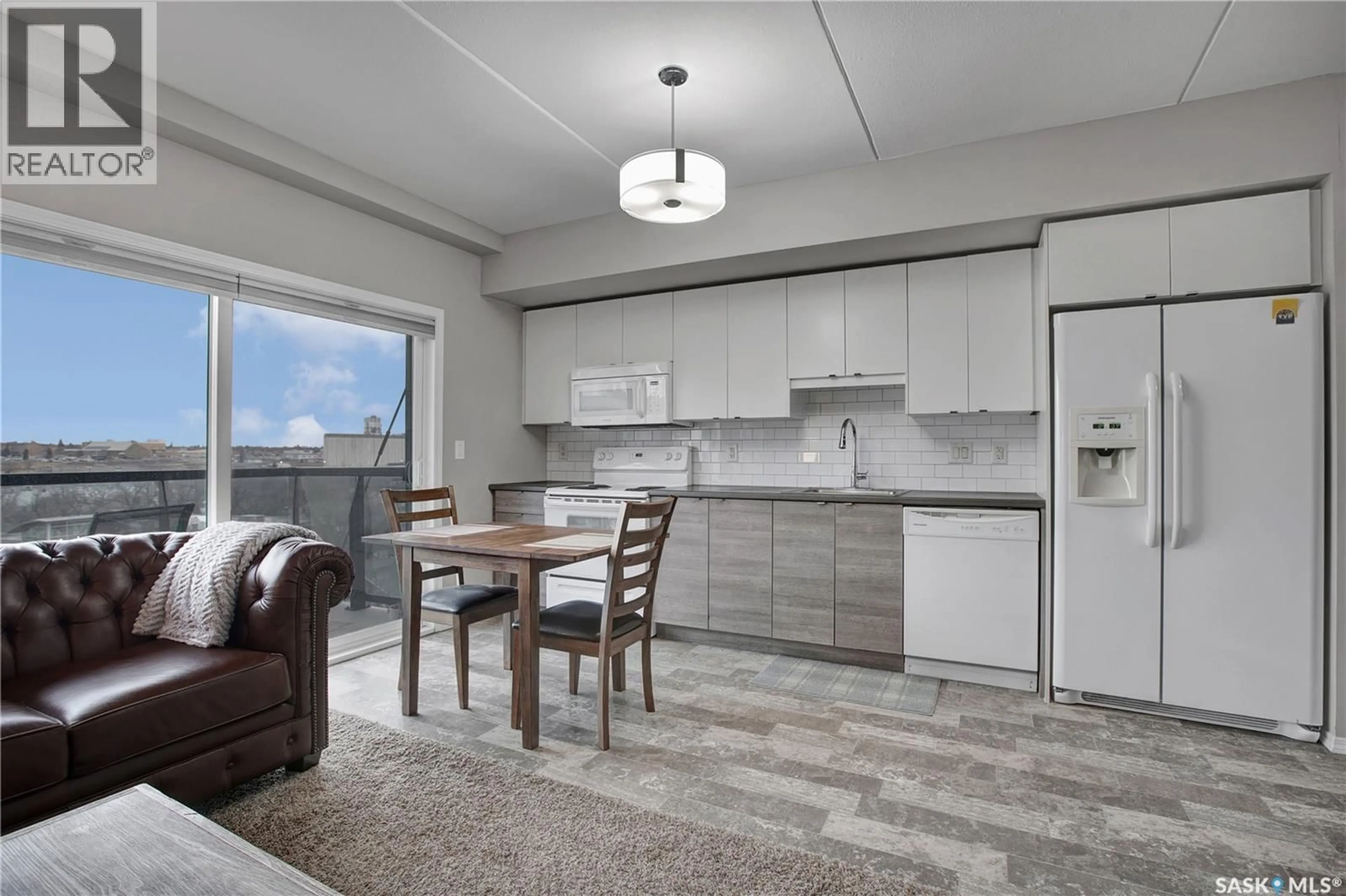 Open concept kitchen, ceramic/tile floor for N - 708 550 4TH AVENUE, Saskatoon Saskatchewan S7K2M7