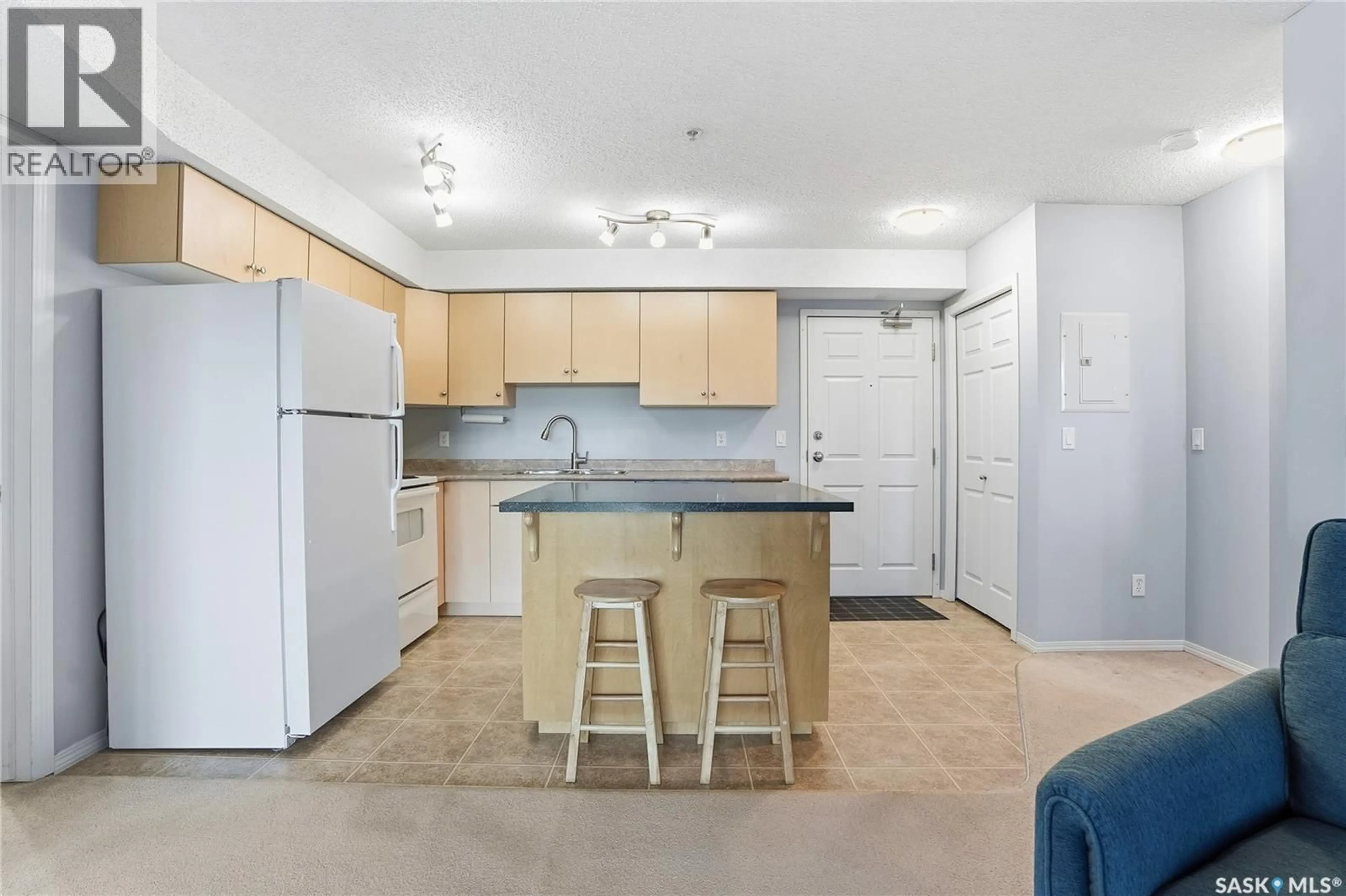 Standard kitchen, unknown for 303 LOWE ROAD, Saskatoon Saskatchewan S7S1P2