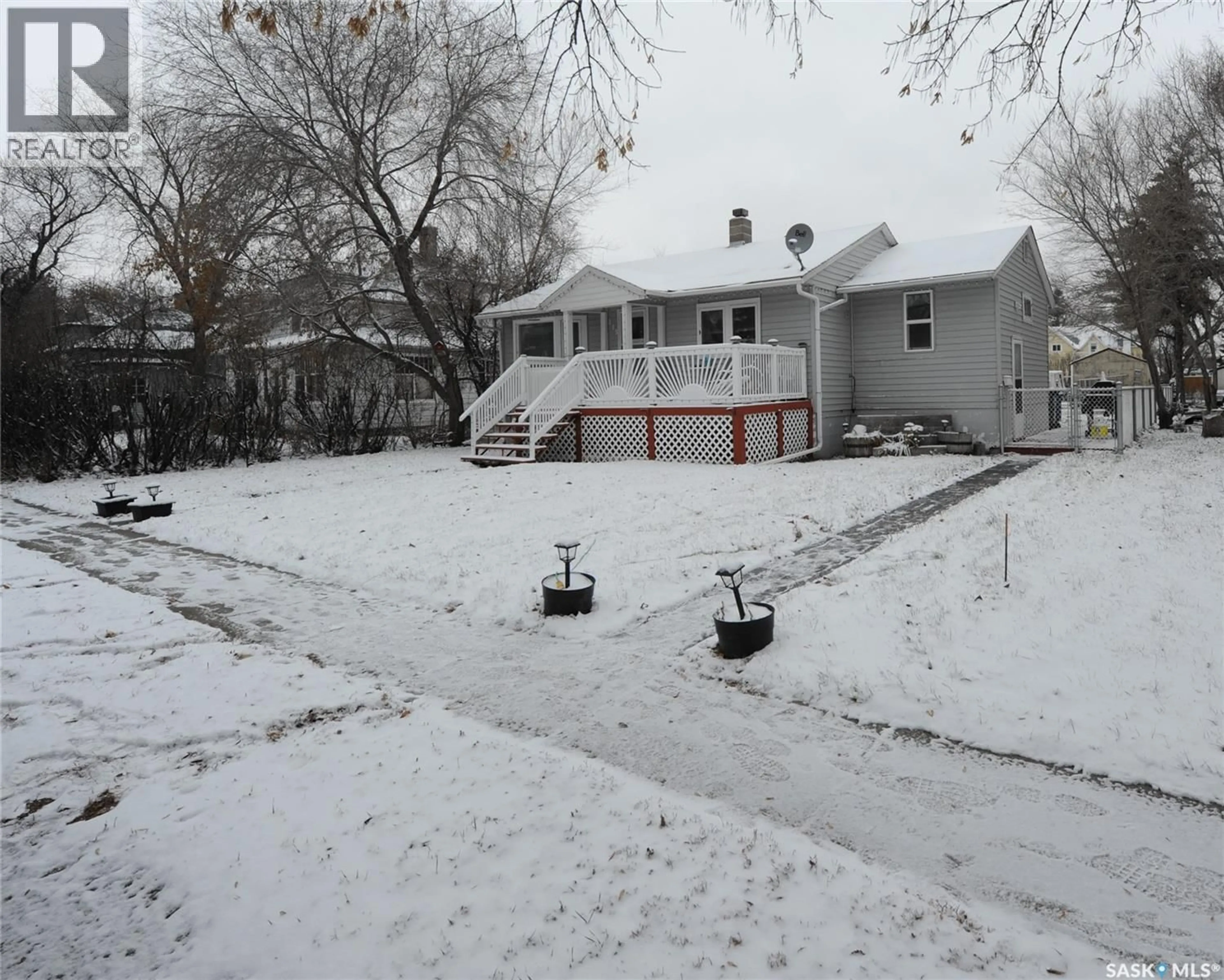 A pic from outside/outdoor area/front of a property/back of a property/a pic from drone, street for 213 1ST STREET, Dundurn Saskatchewan S0K1K0