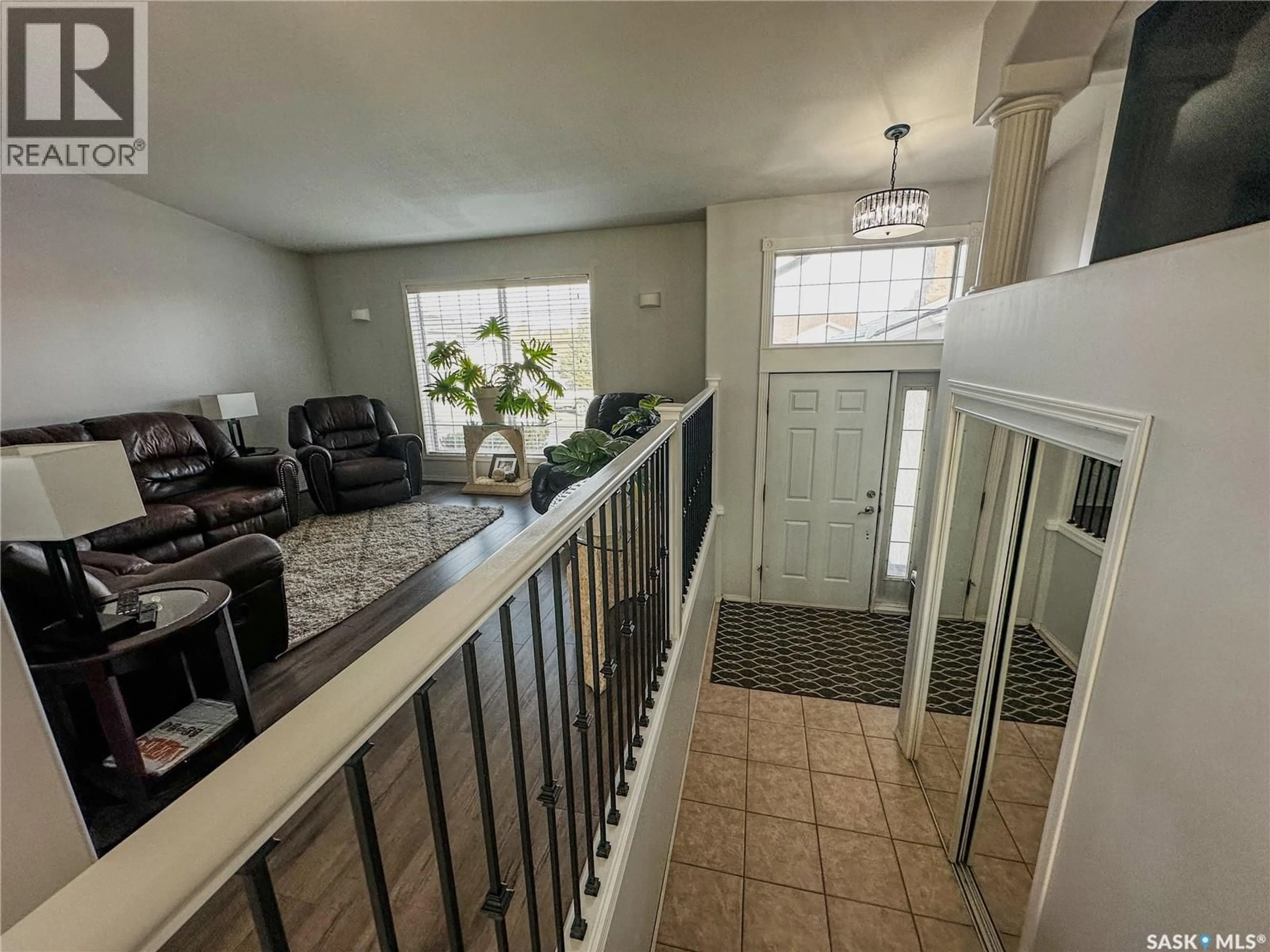 Indoor entryway for 12 ROSS DRIVE, Yorkton Saskatchewan S3N4A1