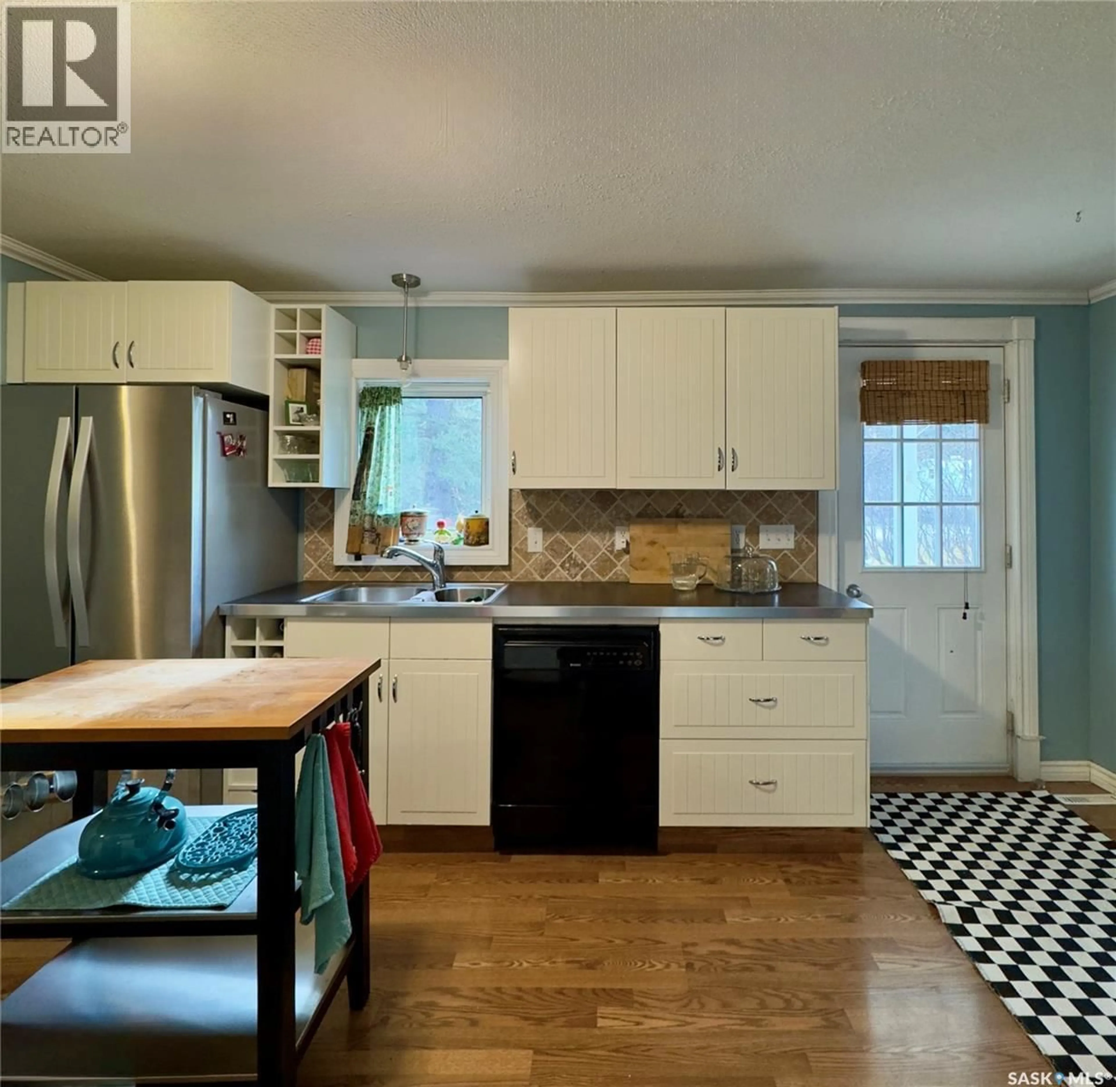 Open concept kitchen, unknown for 109 1ST STREET, Waldheim Saskatchewan S0K4R0