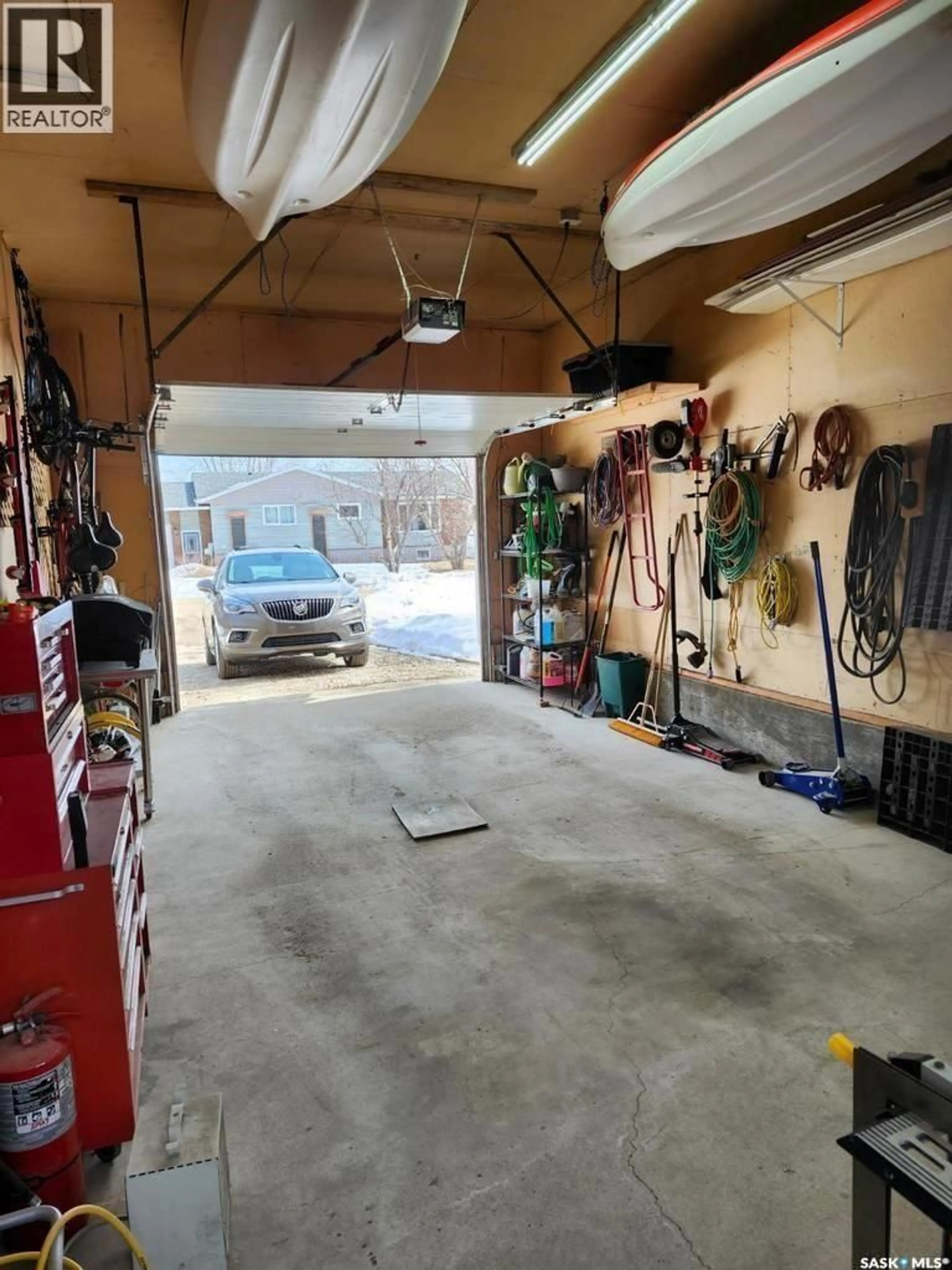 Indoor garage for 421 LOGAN AVENUE, White Fox Saskatchewan S0J3B0