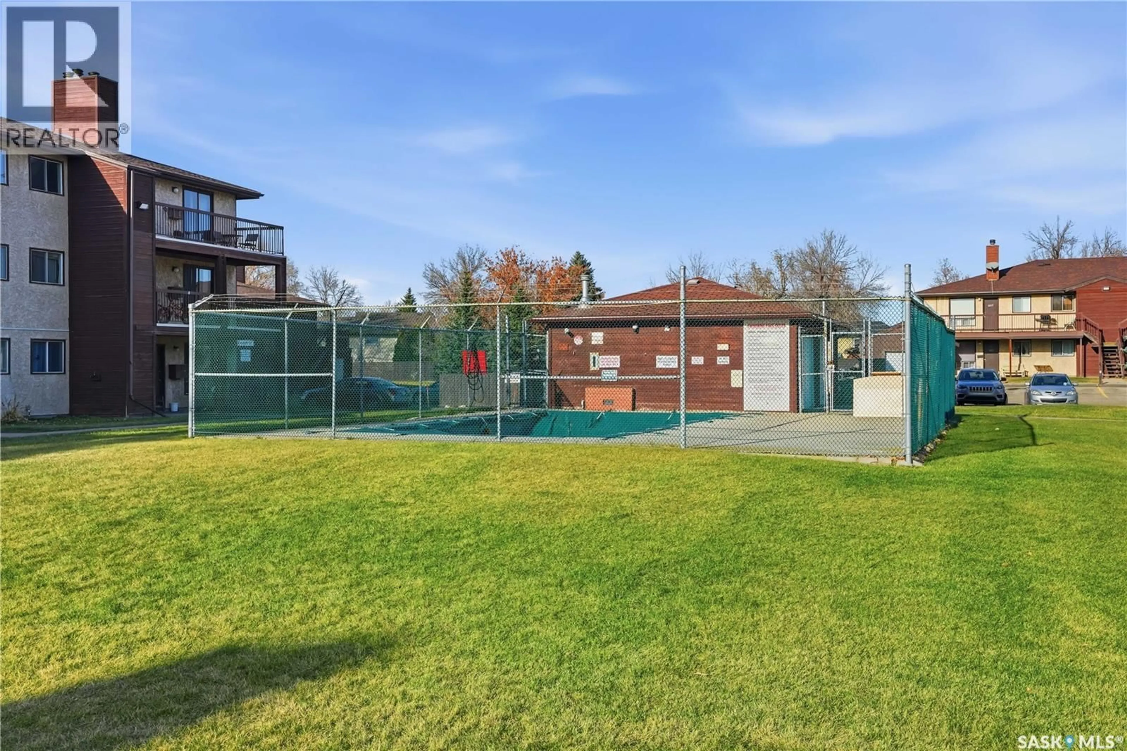 A pic from outside/outdoor area/front of a property/back of a property/a pic from drone, building for 31 - 306 RODENBUSH DRIVE, Regina Saskatchewan S4R8C7