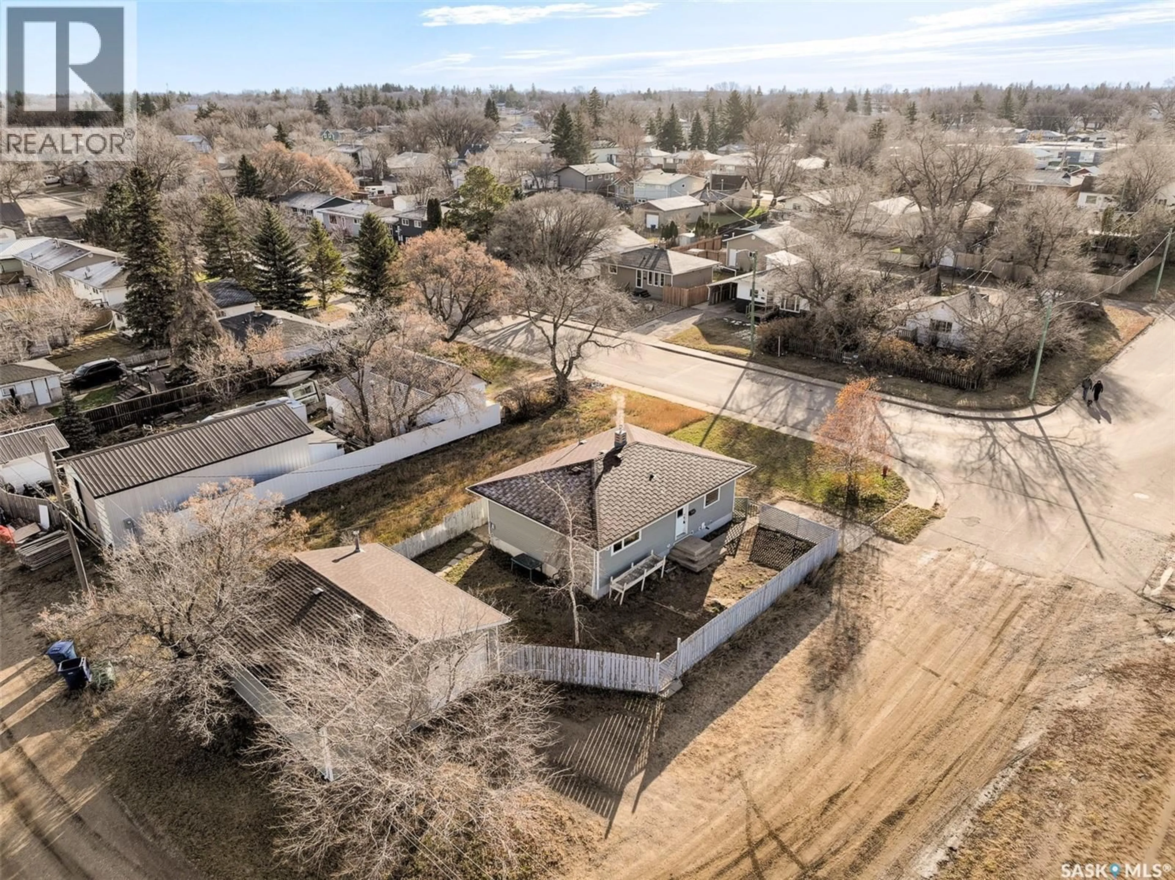 A pic from outside/outdoor area/front of a property/back of a property/a pic from drone, unknown for 1166 LILLOOET STREET, Moose Jaw Saskatchewan S6H5A3