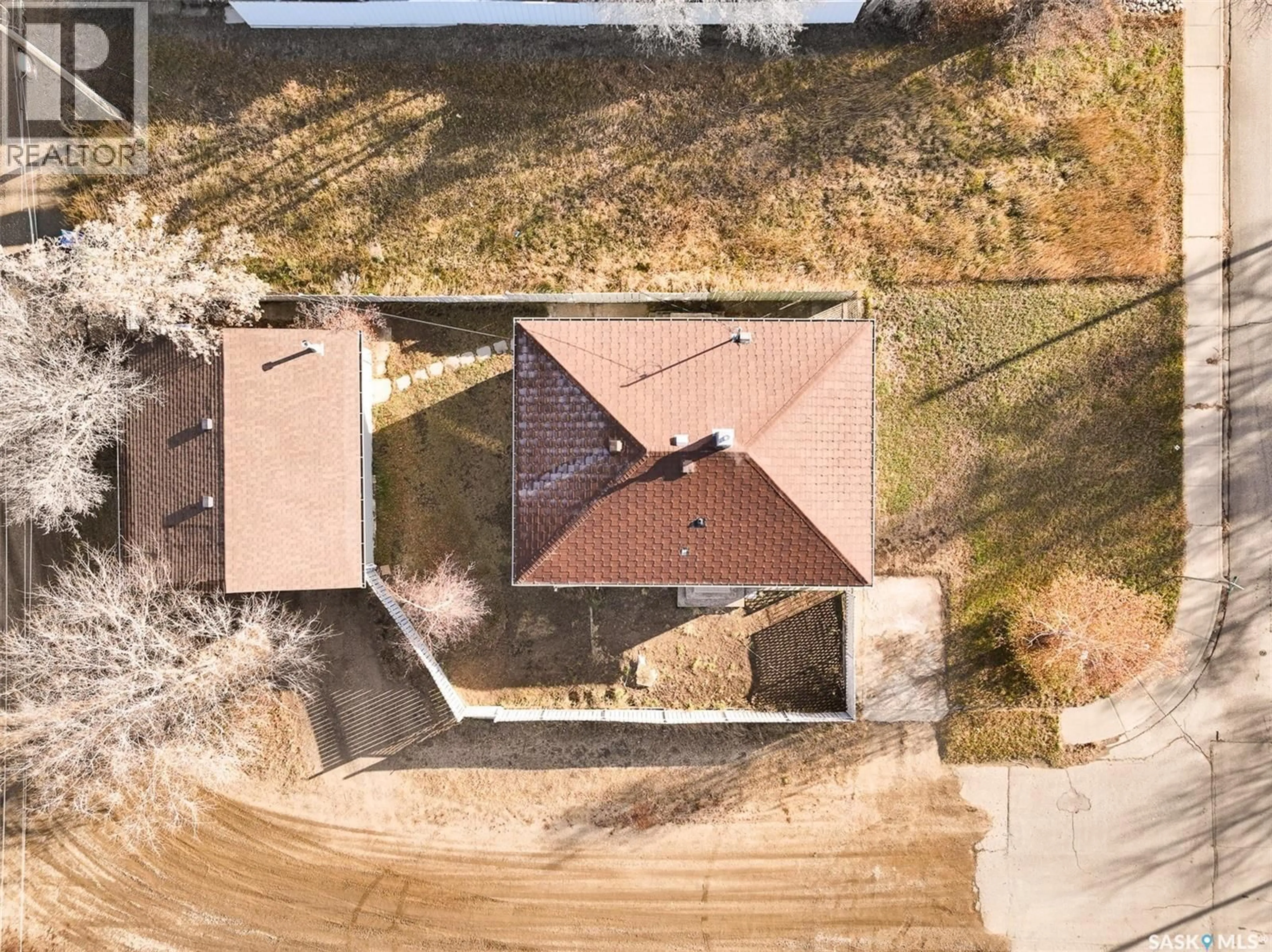 A pic from outside/outdoor area/front of a property/back of a property/a pic from drone, building for 1166 LILLOOET STREET, Moose Jaw Saskatchewan S6H5A3